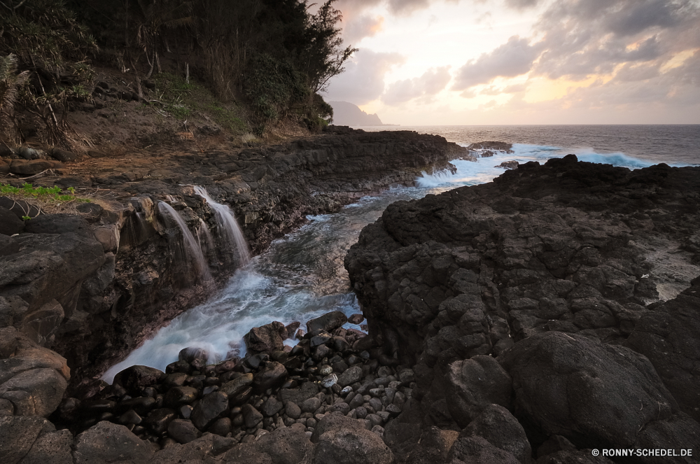 Kaweonui Point Wasser Landschaft Wellenbrecher Fels Küstenlinie Barrier Fluss Strand Meer Felsen Ozean Stein Reisen Küste Obstruktion landschaftlich Küste Berg Ufer Wildnis Himmel Sommer Stream im freien Welle Insel Szenerie Umgebung Urlaub Berge Sonne felsigen Struktur natürliche Bucht im freien Tourismus Szene Wald Wolken Klippe Park Frühling Tropischer Körper des Wassers Wellen geologische formation Baum seelandschaft Kanal Wasserfall See Steine Sand Urlaub Küste Tag friedliche Creek Sturm am Meer sonnig Sonnenuntergang klar Wild Süden Licht Wetter nationalen nass Kaskade Gezeiten Vorgebirge Wolke Hügel Strömung Schlucht Pazifik Surf Wind Ziel natürliche Höhe fallen Reflexion Horizont Bäume niemand Bewegung gischt Landschaften Eis macht Sonnenaufgang fließende Ruhe Schnee Tourist water landscape breakwater rock shoreline barrier river beach sea rocks ocean stone travel coast obstruction scenic coastline mountain shore wilderness sky summer stream outdoors wave island scenery environment vacation mountains sun rocky structure natural bay outdoor tourism scene forest clouds cliff park spring tropical body of water waves geological formation tree seascape channel waterfall lake stones sand holiday coastal day peaceful creek storm seaside sunny sunset clear wild south light weather national wet cascade tide promontory cloud hill flow ravine pacific surf wind destination natural elevation fall reflection horizon trees nobody motion spray scenics ice power sunrise flowing calm snow tourist