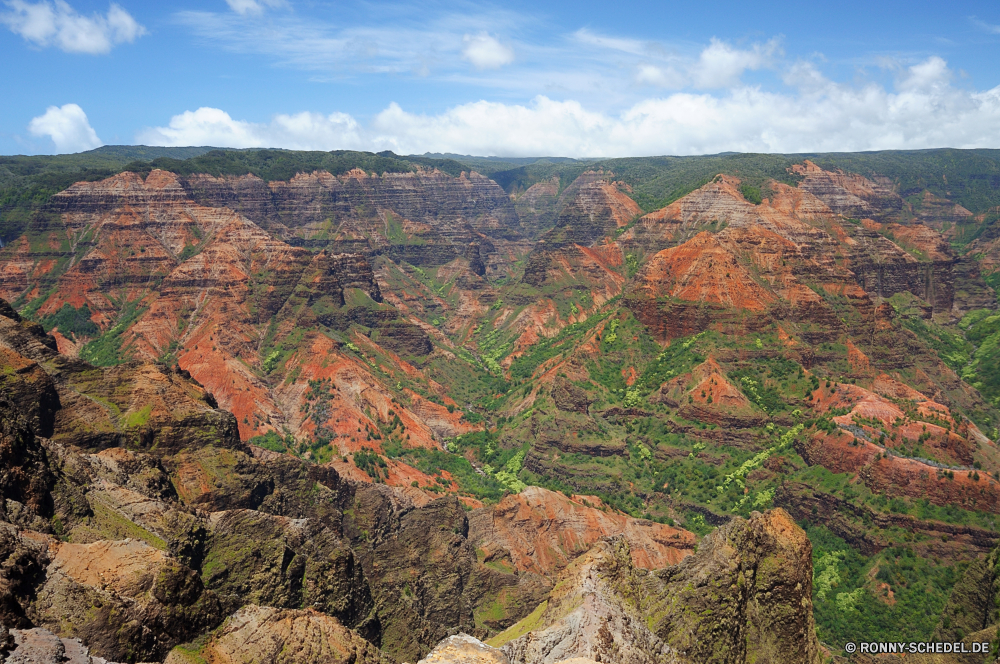 Waimea Canyon Schlucht Schlucht Tal natürliche depression Landschaft Wüste Fels Park Berg Felge nationalen Berge Geologie Aushöhlung Reisen Grand Felsen Klippe landschaftlich Himmel Stein Sand Orange Südwesten im freien Wandern Westen Urlaub Tourismus im freien Wahrzeichen Wolken geologische Abenteuer Baum Fluss Wunder Mesa Tourist Welt Süden Bildung Szenerie Sandstein Wildnis Aussicht natürliche Sonnenuntergang Gelände Licht gelb Wolke Sonnenaufgang bunte Farbe Horizont Bäume Sonne trocken Nationalpark Arid Szene Umgebung Grand canyon Spitze Zustand friedliche fallen Erholung canyon ravine valley natural depression landscape desert rock park mountain rim national mountains geology erosion travel grand rocks cliff scenic sky stone sand orange southwest outdoors hiking west vacation tourism outdoor landmark clouds geological adventure tree river wonder mesa tourist world south formation scenery sandstone wilderness vista natural sunset terrain light yellow cloud sunrise colorful color horizon trees sun dry national park arid scene environment grand canyon peak state peaceful fall recreation