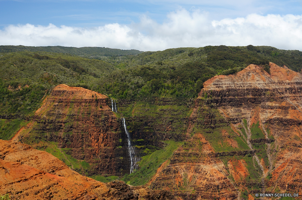 Waimea Canyon Schlucht Tal Landschaft Schlucht Berg Fels Klippe Wüste Park Berge nationalen Reisen Himmel Tourismus landschaftlich Wolken Südwesten Aushöhlung Felsen Stein im freien Felge Fluss Geologie Grand im freien natürliche depression Baum Westen Wandern Hochland Abenteuer Urlaub Sand Wahrzeichen Tourist Szenerie Mesa geologische Sandstein Orange Wildnis Wunder Schloss Hügel Mauer Bäume Welt Hügel Spitze geologische formation Befestigung Bildung natürliche Süden Wald Bereich trocken Wolke Ringwall Sommer Wasser Straße Aussicht bunte berühmte friedliche Umgebung Butte Klippen Herbst Land felsigen sonnig Panorama Struktur Pflanze Defensive Struktur Entwicklung des ländlichen Formationen majestätisch Norden Land Festung fallen canyon valley landscape ravine mountain rock cliff desert park mountains national travel sky tourism scenic clouds southwest erosion rocks stone outdoors rim river geology grand outdoor natural depression tree west hiking highland adventure vacation sand landmark tourist scenery mesa geological sandstone orange wilderness wonder castle hill wall trees world hills peak geological formation fortification formation natural south forest range dry cloud rampart summer water road vista colorful famous peaceful environment butte cliffs autumn country rocky sunny panorama structure plant defensive structure rural formations majestic north land fortress fall