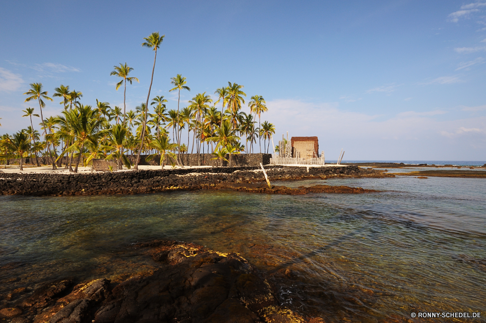 Puuhonua o Honaunau National Park Strand Wasser Anlegestelle Ozean Meer am Meer Himmel Baum Reisen Landschaft Urlaub Unterstützung Sommer Insel Palm Küste Ufer Tourismus Sand Wolken Tropischer Bäume Sonne Urlaub Paradies Resort Gerät Fluss Gebäude landschaftlich See Boot Küstenlinie idyllische Entspannen Sie sich friedliche Szene Wolke Küste exotische Bucht Architektur im freien Horizont Sonnenuntergang Ziel Reflexion sonnig Stadt Park Ruhe am Wasser ruhige Entspannung Tourist Struktur Sandbank Wald Haus Wahrzeichen Szenerie Hafen seelandschaft Barrier Felsen Süden Wellen Bootshaus entspannende Türkis gelassene Urlaub Brücke im freien Schiff am See Kokosnuss Bar Wendekreis Fels Tag außerhalb Sonnenaufgang alt Holz Frieden Schuppen Gras Körper des Wassers Welle Pazifik Hotel Panorama Himmel Stadtansicht Gebäude historische 'Nabend Farbe Erholung Geschichte Grat Urban beach water pier ocean sea seaside sky tree travel landscape vacation support summer island palm coast shore tourism sand clouds tropical trees sun holiday paradise resort device river building scenic lake boat shoreline idyllic relax peaceful scene cloud coastline exotic bay architecture outdoors horizon sunset destination reflection sunny city park calm waterfront tranquil relaxation tourist structure sandbar forest house landmark scenery harbor seascape barrier rocks south waves boathouse relaxing turquoise serene vacations bridge outdoor ship lakeside coconut bar tropic rock day outside sunrise old wood peace shed grass body of water wave pacific hotel panorama heaven cityscape buildings historical evening color recreation history ridge urban