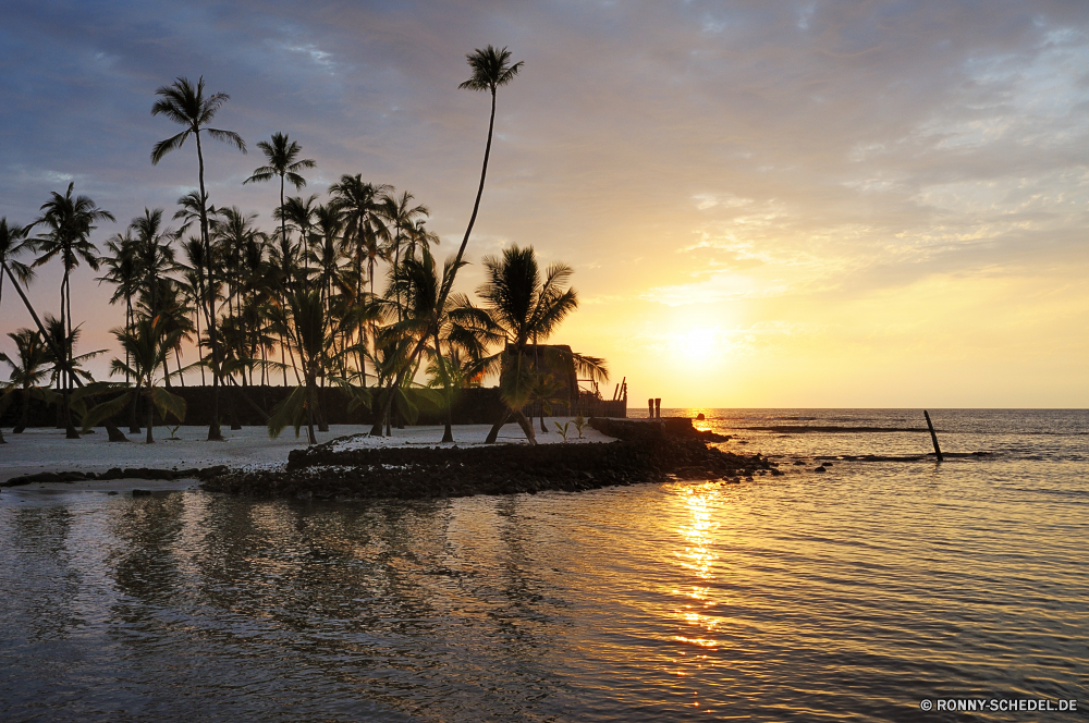 Puuhonua o Honaunau National Park Wasser Anlegestelle Himmel Ufer Sonne Ozean Becken Landschaft See Unterstützung Baum Meer am See Strand Reisen Insel natürliche depression Urlaub Sommer Wolken Fluss Gerät Tourismus geologische formation Bäume Urlaub Sonnenuntergang landschaftlich Küste Tropischer Sand Palm Küstenlinie Ruhe Park Boot im freien Reflexion idyllische Szene Wald friedliche Resort Wolke sonnig ruhige Gebäude Paradies Tourist Entspannung Horizont Bucht gelassene Wellenbrecher Architektur exotische Szenerie Berg Panorama Barrier Küste am Wasser Schiff Sonnenaufgang Brücke Haus Wahrzeichen Erholung alt am Meer Fels Welle im freien Stadt Geschichte Sterne Körper des Wassers Hölzer Ziel 'Nabend Frieden Struktur Entwicklung des ländlichen Herbst Teich Bewuchs Dämmerung Skyline Entspannen Sie sich Urlaub Wellen natürliche entspannende Atmosphäre Himmelskörper Gras water pier sky shore sun ocean basin landscape lake support tree sea lakeside beach travel island natural depression vacation summer clouds river device tourism geological formation trees holiday sunset scenic coast tropical sand palm shoreline calm park boat outdoors reflection idyllic scene forest peaceful resort cloud sunny tranquil building paradise tourist relaxation horizon bay serene breakwater architecture exotic scenery mountain panorama barrier coastline waterfront ship sunrise bridge house landmark recreation old seaside rock wave outdoor city history star body of water woods destination evening peace structure rural autumn pond vegetation dusk skyline relax holidays waves natural relaxing atmosphere celestial body grass