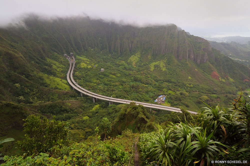 Haiku Stairs Hängebrücke Brücke Struktur Landschaft Berg Berge Baum Wald Reisen Gras Tal Himmel Hügel landschaftlich Fluss Szenerie im freien Park Sommer Fels Bäume Entwicklung des ländlichen Szene Straße Wasser Steigung Landschaft Wildnis Aufstieg Stein Tourismus Tag Wolke sonnig im freien natürliche Feld Herbst Umgebung hoch nationalen Spitze Wolken Frühling ruhige Wanderweg Pfad Hügel felsigen Urlaub Wandern Felsen Pflanze friedliche See Wiese Hochland Tourist Sonne Bereich Land Saison Stream Ziel alt Ruhe Wetter Sonnenlicht Land Wild Gelände Landschaften Hölzer Panorama gelassene Belaubung Horizont Flora Landwirtschaft suspension bridge bridge structure landscape mountain mountains tree forest travel grass valley sky hill scenic river scenery outdoor park summer rock trees rural scene road water slope countryside wilderness ascent stone tourism day cloud sunny outdoors natural field autumn environment high national peak clouds spring tranquil trail path hills rocky vacation hiking rocks plant peaceful lake meadow highland tourist sun range land season stream destination old calm weather sunlight country wild terrain scenics woods panorama serene foliage horizon flora agriculture