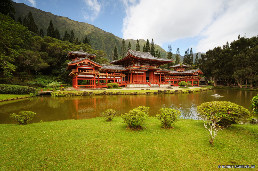 Byodo-In Tempel Tempel Haus Gebäude Architektur Landschaft Berg Reisen Palast Hochland Kloster See alt Wald Wasser Himmel Fluss Tourismus Residenz Baum Berge Sommer Wahrzeichen Garten Stadt Antike Geschichte religiöse Residenz Schloss Dorf Stadt Kultur Szenerie Japan Park Resort Dach Bäume berühmte Pagode im freien Häuser Gras traditionelle Entwicklung des ländlichen Tourist Struktur historischen Alpen Religion Turm Brücke Stein Holz Hügel aus Holz Land landschaftlich Ziel Villa Wolken Schrein Gebäude Wolke religiöse Hügel Tag Ruhe Urlaub Befestigung Panorama Tradition aussenansicht friedliche im freien Reflexion Pavillon Bootshaus Spitze majestätisch Teich Tal Wohnung nationalen Schuppen Startseite Urlaub Fels sonnig Golden Erbe ruhig Felsen Platz Umgebung Kirche Defensive Struktur ruhige Herbst temple house building architecture landscape mountain travel palace highland monastery lake old forest water sky river tourism residence tree mountains summer landmark garden city ancient history religious residence castle village town culture scenery japan park resort roof trees famous pagoda outdoor houses grass traditional rural tourist structure historic alps religion tower bridge stone wood hills wooden country scenic destination villa clouds shrine buildings cloud religious hill day calm vacation fortification panorama tradition exterior peaceful outdoors reflection pavilion boathouse peak majestic pond valley dwelling national shed home holiday rock sunny golden heritage quiet rocks place environment church defensive structure tranquil autumn