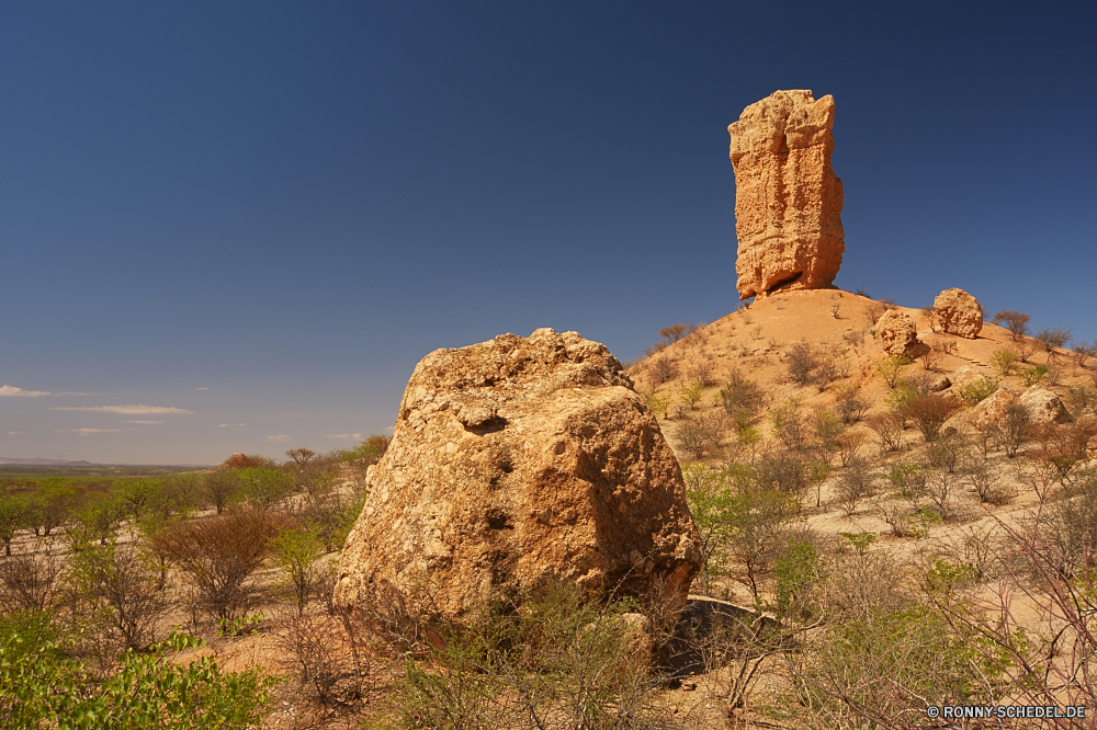 Fingerklippe und Ugab Valley Knoll Fels Landschaft Wüste Reisen Stein Berg Park Schlucht nationalen Himmel Tourismus Sandstein Klippe Sand Megalith Wildnis Felsen Berge Bildung natürliche Aushöhlung Gedenkstätte im freien landschaftlich Struktur Geschichte im freien Antike Hügel Wahrzeichen Urlaub Denkmal Formationen Bögen Geologie Tal alt Ehrfurcht berühmte Wolken Szenerie Hügel Bereich Steine Sonne Tourist geologische reservieren Turm Panorama Umgebung Ziel historischen Sommer Südwesten Arid Farbe Land Landschaften Abenteuer Schloss trocken Land Grab Westen Einsamkeit außerhalb Baum Orange Mesa Touristische Mauer Wandern Szene Architektur Reise Platz Pflanze Gebäude Bereich Butte Prima Urlaub Felsblock Wanderung Abfälle Gelände Aussicht Wolke majestätisch Reise Süden Stadt Horizont Sonnenlicht Entwicklung des ländlichen Kaktus knoll rock landscape desert travel stone mountain park canyon national sky tourism sandstone cliff sand megalith wilderness rocks mountains formation natural erosion memorial outdoors scenic structure history outdoor ancient hill landmark vacation monument formations arches geology valley old awe famous clouds scenery hills area stones sun tourist geological reserve tower panoramic environment destination historic summer southwest arid color country scenics adventure castle dry land grave west solitude outside tree orange mesa touristic wall hiking scene architecture trip place plant building range butte awesome holiday boulder hike waste terrain vista cloud majestic journey south city horizon sunlight rural cactus