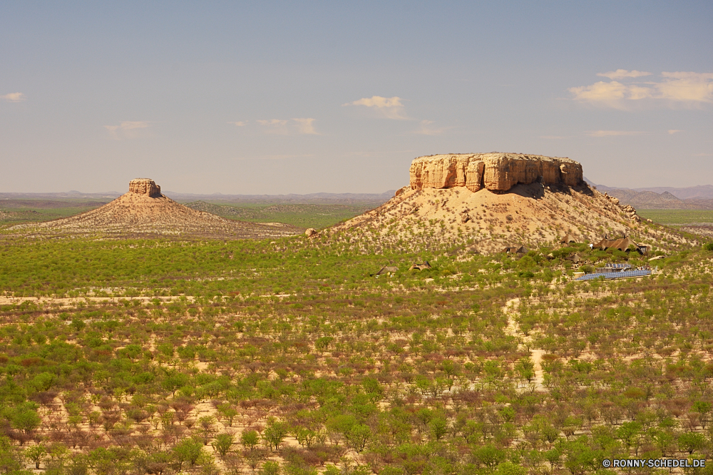 Fingerklippe und Ugab Valley Knoll Landschaft Reisen Fels Berg Wüste Tourismus Stein Schlucht Himmel Park nationalen Berge Hügel landschaftlich Schloss Sandstein Wolken Klippe Festung Sand Szenerie im freien Tal Wahrzeichen Wildnis natürliche Aushöhlung Antike Architektur Geschichte Grab Turm im freien Land Bildung Geologie Sommer Entwicklung des ländlichen Felsen Südwesten Pflanze Denkmal Tourist Spitze Baum Orange Urlaub Land berühmte alt Befestigung Landschaft Hügel mittelalterliche trocken Umgebung geologische Arid Ruine Mauer Westen Panorama Ziel historischen Festung Wanderung Ruine Szene Wolke sonnig historische Gebäude Sonnenuntergang Sonne Bereich Butte Mesa bunte Saison Aussicht außerhalb Bereich Abenteuer Licht geologische formation knoll landscape travel rock mountain desert tourism stone canyon sky park national mountains hill scenic castle sandstone clouds cliff fortress sand scenery outdoors valley landmark wilderness natural erosion ancient architecture history grave tower outdoor country formation geology summer rural rocks southwest plant monument tourist peak tree orange vacation land famous old fortification countryside hills medieval dry environment geological arid ruins wall west panorama destination historic fort hike ruin scene cloud sunny historical building sunset sun range butte mesa colorful season vista outside area adventure light geological formation