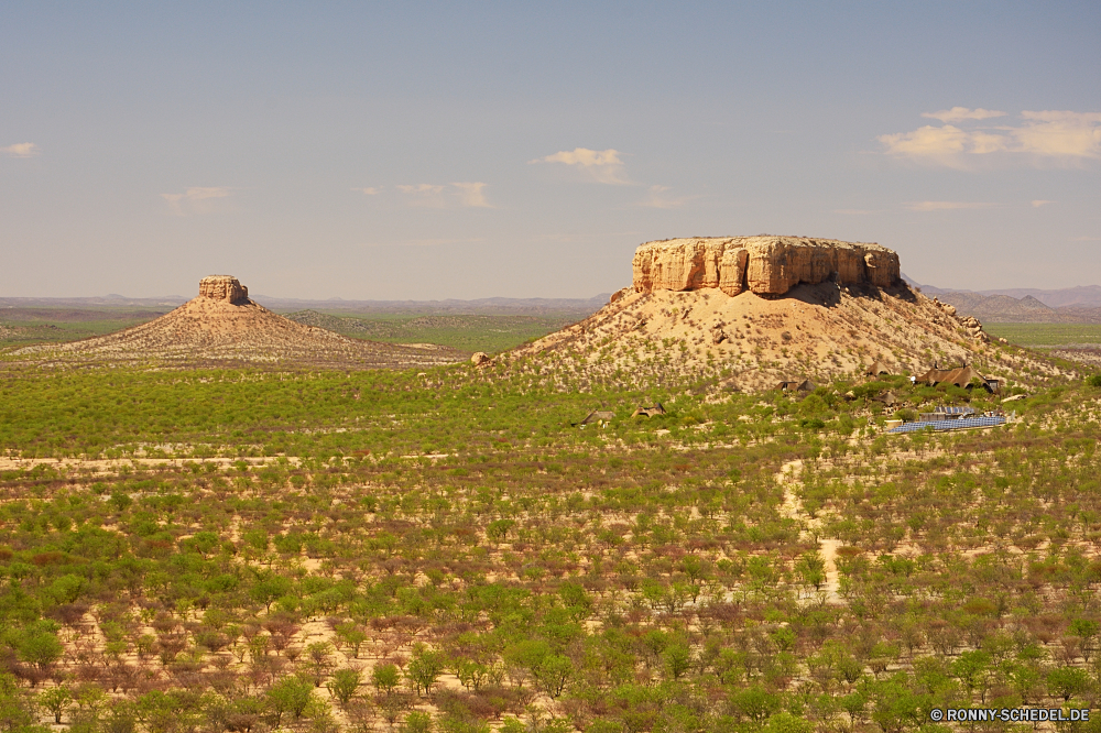 Fingerklippe und Ugab Valley Knoll Landschaft Reisen Fels Berg Wüste Tourismus Stein Schlucht Himmel Park nationalen Berge Hügel landschaftlich Schloss Sandstein Wolken Klippe Festung Sand Szenerie im freien Tal Wahrzeichen Wildnis natürliche Aushöhlung Antike Architektur Geschichte Grab Turm im freien Land Bildung Geologie Sommer Entwicklung des ländlichen Felsen Südwesten Pflanze Denkmal Tourist Spitze Baum Orange Urlaub Land berühmte alt Befestigung Landschaft Hügel mittelalterliche trocken Umgebung geologische Arid Ruine Mauer Westen Panorama Ziel historischen Festung Wanderung Ruine Szene Wolke sonnig historische Gebäude Sonnenuntergang Sonne Bereich Butte Mesa bunte Saison Aussicht außerhalb Bereich Abenteuer Licht geologische formation knoll landscape travel rock mountain desert tourism stone canyon sky park national mountains hill scenic castle sandstone clouds cliff fortress sand scenery outdoors valley landmark wilderness natural erosion ancient architecture history grave tower outdoor country formation geology summer rural rocks southwest plant monument tourist peak tree orange vacation land famous old fortification countryside hills medieval dry environment geological arid ruins wall west panorama destination historic fort hike ruin scene cloud sunny historical building sunset sun range butte mesa colorful season vista outside area adventure light geological formation