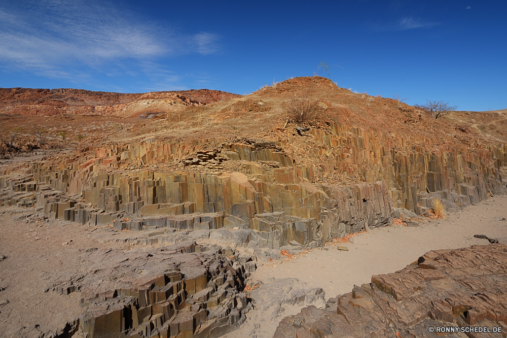 Orgelpfeifen Wüste Berg Landschaft Fels Schlucht Berge Himmel Reisen Sand nationalen Klippe Park Stein Tal Bereich Wildnis landschaftlich Sandstein geologische formation trocken Hügel Felsen Stroh Backstein Geologie Tourismus im freien Hochland Arid Aushöhlung Mauer Baumaterial Dach im freien Straße Wolken Urlaub Wärme Klippen natürliche Wahrzeichen Szenerie heiß Gelände Umgebung Reise gelb Schutzüberzug Antike niemand Baum Orange Kaktus Aussicht Panorama Sonne sonnig Braun Denkmal Tourist bunte Schlucht Steigung Land geologische Bildung Hügel Westen Sommer Panorama Bereich hoch Szene karge Verwurzelung Grand Wild Düne Spitze Tag Abenteuer Steine Ziel Erde Horizont Formationen Südwesten südlichen Farbe Wolke Landschaften Aufstieg Bespannung Linie Geschichte Fluss Grab Grat Entwicklung des ländlichen desert mountain landscape rock canyon mountains sky travel sand national cliff park stone valley range wilderness scenic sandstone geological formation dry hill rocks thatch brick geology tourism outdoors highland arid erosion wall building material roof outdoor road clouds vacation heat cliffs natural landmark scenery hot terrain environment journey yellow protective covering ancient nobody tree orange cactus vista panorama sun sunny brown monument tourist colorful ravine slope land geological formation hills west summer panoramic area high scene barren desolate grand wild dune peak day adventure stones destination earth horizon formations southwest southern color cloud scenics ascent covering line history river grave ridge rural