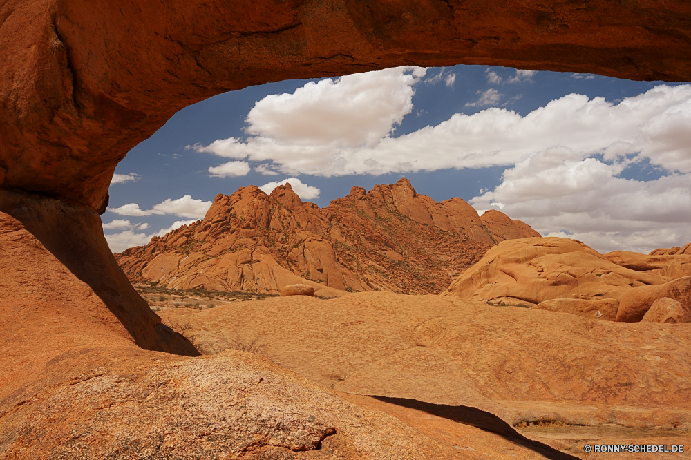 Spitzkoppe Sand Boden Erde Wüste Landschaft Fels Schlucht Berg Himmel Reisen Düne Park Tal Berge nationalen Stein trocken Felsen im freien Tourismus landschaftlich Klippe im freien Sandstein Wolken Land Horizont Hügel Aushöhlung Spitze Wildnis Arid Geologie Sommer Wolke Schlucht Wärme Südwesten Orange Westen Szenerie Landschaften Gelände natürliche Bereich Sonne Bereich Wandern Abenteuer heiß Urlaub gelb Straße Berg-Zelt Szene Osten Tag niemand Mesa geologische Klima Formationen Bildung Wanderung Grand Wild felsigen Panorama Reise Baum Denkmal Zelt Tourist ruhige Wahrzeichen Braun Sonnenuntergang Schnee Butte bunte karge Dürre Klippen Hügel in der Nähe Mitte Steine Reise Umgebung Wasser Hochland Urlaub Sonnenlicht Meer sand soil earth desert landscape rock canyon mountain sky travel dune park valley mountains national stone dry rocks outdoors tourism scenic cliff outdoor sandstone clouds land horizon hill erosion peak wilderness arid geology summer cloud ravine heat southwest orange west scenery scenics terrain natural area sun range hiking adventure hot vacation yellow road mountain tent scene east day nobody mesa geological climate formations formation hike grand wild rocky panoramic journey tree monument tent tourist tranquil landmark brown sunset snow butte colorful barren drought cliffs hills near middle stones trip environment water highland holiday sunlight sea