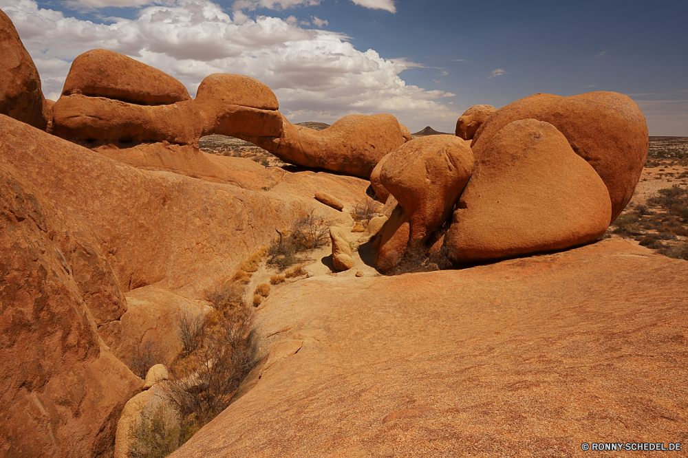 Spitzkoppe Sand Boden Erde Wüste Fels Landschaft Reisen Himmel Stein Felsen Tourismus Schlucht Meer Strand Berge Park trocken im freien Ozean Düne Wasser Steine Sonne im freien Berg Urlaub Sommer nationalen Horizont landschaftlich Wärme Wolken natürliche Arid Wildnis Tal Szenerie Antike Tag Sandstein heiß Wahrzeichen Küste Aushöhlung Klima Ufer Kamel Landschaften Wolke niemand horizontale Bereich Abenteuer Tropischer Küste Hügel Tourist Braun Geschichte gelb Szene Geologie sonnig felsigen majestätisch Baum Wellen Umgebung Land Insel Säugetier Farbe Urlaub sand soil earth desert rock landscape travel sky stone rocks tourism canyon sea beach mountains park dry outdoors ocean dune water stones sun outdoor mountain vacation summer national horizon scenic heat clouds natural arid wilderness valley scenery ancient day sandstone hot landmark coast erosion climate shore camel scenics cloud nobody horizontal area adventure tropical coastline hill tourist brown history yellow scene geology sunny rocky majestic tree waves environment land island mammal color holiday