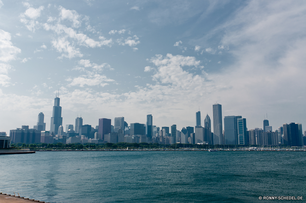 Chicago am Wasser Stadt Skyline Wolkenkratzer Stadtansicht Urban Architektur Gebäude Gebäude Innenstadt Wasser Geschäftsviertel Fluss moderne Reisen Himmel Wolkenkratzer Wahrzeichen Hafen Brücke Bucht Anlegestelle Turm Geschäft Ozean Nacht Küstenlinie Tourismus Boot landschaftlich Büro Meer Reflexion Metropole Landkreis Tourist Neu groß finanzielle Landschaft Marina Struktur Urlaub Tag Zentrum Szene Unternehmen Sonnenuntergang Metropolitan Wohnung Panorama hoch Ziel 'Nabend Stadt Küste Tour Hafen Hotel Dämmerung Park niedrigere Licht Osten Finanzen Insel Sommer Reich Panorama Urlaub Vereinigte Bau Küste Haus Straße Dock Dämmerung Unterstützung Pazifik Wolken kommerzielle im freien berühmte Lichter Schiff aussenansicht Strand bunte waterfront city skyline skyscraper cityscape urban architecture building buildings downtown water business district river modern travel sky skyscrapers landmark harbor bridge bay pier tower business ocean night shoreline tourism boat scenic office sea reflection metropolis district tourist new tall financial landscape marina structure vacation day center scene corporate sunset metropolitan apartment panorama high destination evening town coast tour port hotel dusk park lower light east finance island summer empire panoramic holiday united construction coastline house street dock twilight support pacific clouds commercial outdoors famous lights ship exterior beach colorful