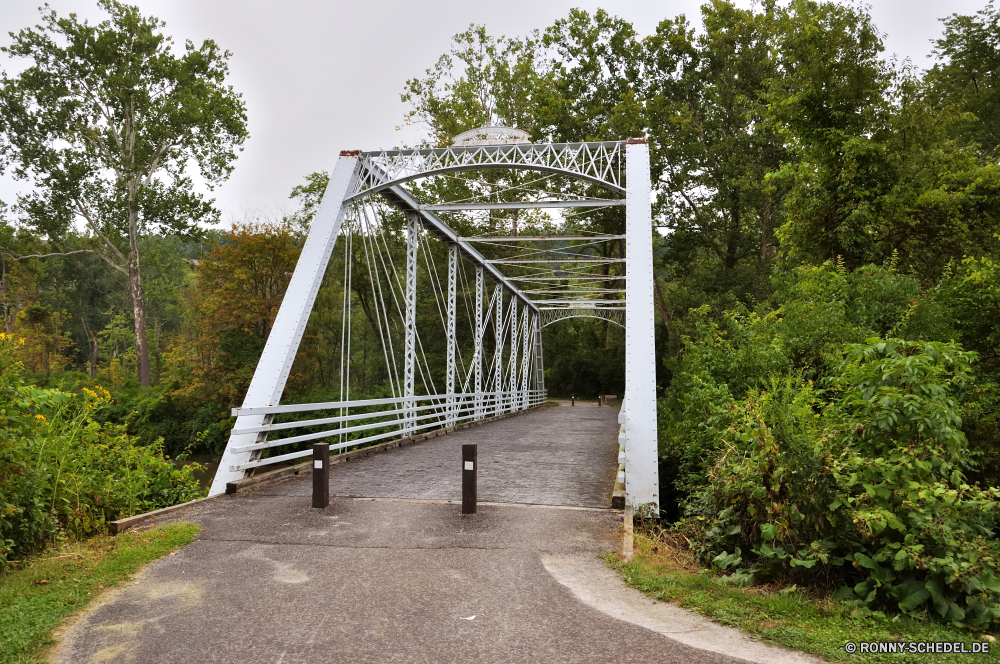 Cuyahoga National Park Brücke Struktur Barrier Himmel Anlegestelle Architektur Hängebrücke Obstruktion Straße Fluss Wasser Unterstützung Reisen Landschaft Stadt Ozean Reling Bucht Wolken Gerät Tor Transport Gras Zaun Strand Tourismus Meer Baum Park Wahrzeichen Bäume Schaukel Sommer Bogenbrücke aus Stahl Gebäude Urban Bau Sand Stahl Holz Aufhängung Autobahn aus Holz Sonnenuntergang Küste Strahl Urlaub Kreuzung im freien landschaftlich Verkehr Wolke Verkehr Dämmerung im freien mechanisches Gerät alt Haus Turm Lattenzaun Kabel Golden Pazifik Skyline Feld historische 'Nabend Eisen berühmte Stadt Straße Insel Spielzeug Sonne Metall Horizont Tag bridge structure barrier sky pier architecture suspension bridge obstruction road river water support travel landscape city ocean railing bay clouds device gate transportation grass fence beach tourism sea tree park landmark trees swing summer steel arch bridge building urban construction sand steel wood suspension highway wooden sunset coast beam vacation crossing outdoors scenic traffic cloud transport dusk outdoor mechanical device old house tower picket fence cable golden pacific skyline field historical evening iron famous town street island plaything sun metal horizon day