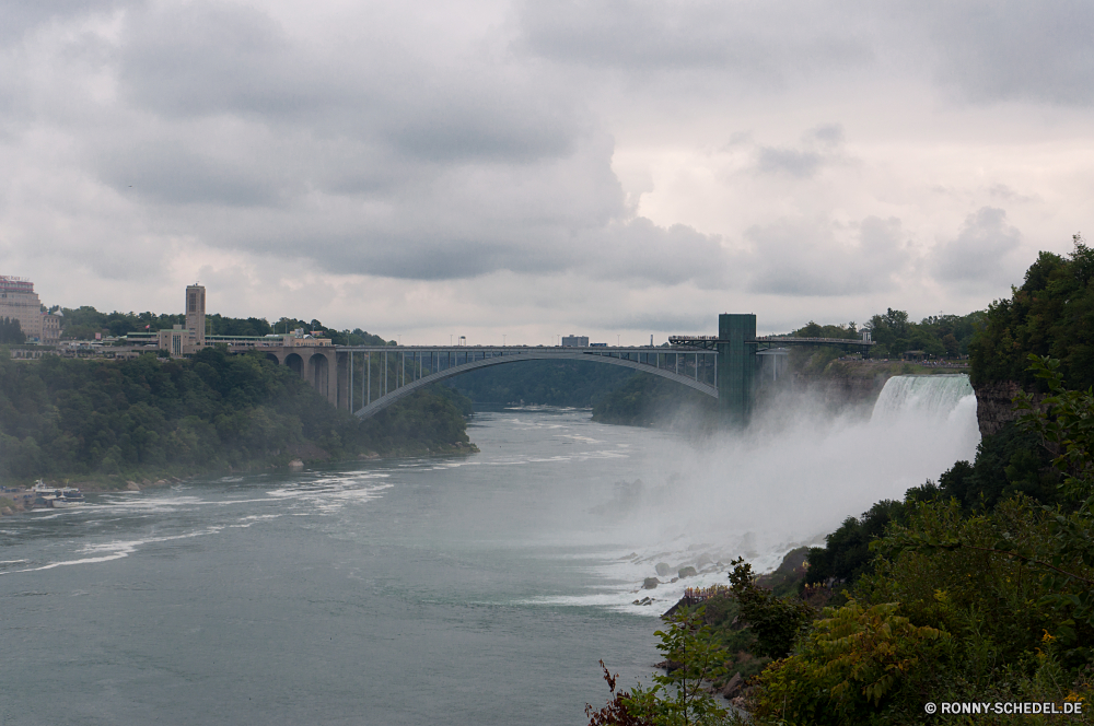 Niagara Falls Dam Barrier Obstruktion Struktur Wasser Fluss Landschaft Himmel Reisen Meer Küste Strand Tourismus Ozean Sommer landschaftlich See Stadt Wolke Brücke Baum Gebäude Fels Urlaub Küste Berg Wolken Berge Sonne Ufer Wald Szene Szenerie Architektur sonnig Boot Insel im freien Sand Urlaub Urban Wahrzeichen Haus im freien Reflexion Bucht Tropischer Tag Horizont Bäume Welle Hügel Wellen Stein Tourist Kanal Turm fällt Entwicklung des ländlichen Panorama Stadtansicht Felsen Stadt Sonnenlicht Wasserfall klar Schiff Gras Stream idyllische alt Park Tal Hafen Skyline Hauptstadt bewölkt Resort Körper des Wassers berühmte Strömung Land Straße dam barrier obstruction structure water river landscape sky travel sea coast beach tourism ocean summer scenic lake city cloud bridge tree building rock vacation coastline mountain clouds mountains sun shore forest scene scenery architecture sunny boat island outdoors sand holiday urban landmark house outdoor reflection bay tropical day horizon trees wave hill waves stone tourist channel tower falls rural panorama cityscape rocks town sunlight waterfall clear ship grass stream idyllic old park valley harbor skyline capital cloudy resort body of water famous flow land road