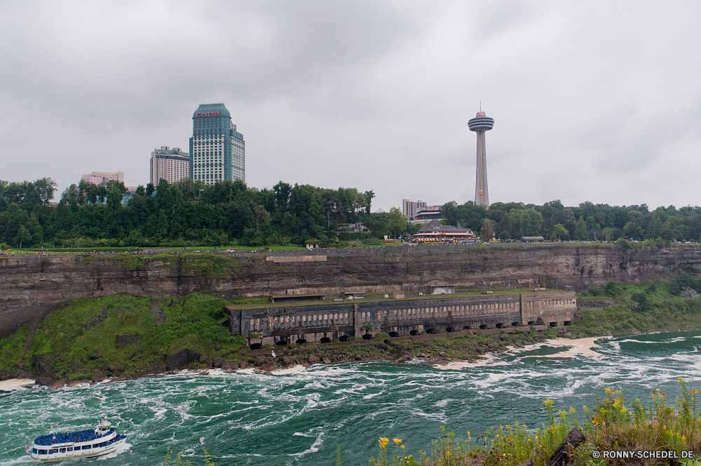 Niagara Falls Stadt Landschaft Gebäude Struktur Himmel Palast Architektur Reisen Park Haus Sommer Universität Baum Wasser Brücke Turm Fluss Tourismus Gras Residenz Geschichte Gebäude Hügel Panorama Entwicklung des ländlichen landschaftlich Urban berühmte historischen Wahrzeichen Bäume Skyline Land Raps Denkmal Wolken Frühling alt Berg Garten Fußball-Stadion Bauernhof im freien Szenerie Tourist Landwirtschaft Ölsaaten Blumen See Pflanze im freien Ufer sportliche Anlage Szene Wolke Kultur Meer Stadt Pflanzen Feld friedliche Landschaft Dorf Antike Bau Blume Ozean historische Straße Urlaub Straße Küste Flora Licht Rasen Zentrum Platz Samen Berge Mauer Sonne Insel Tempel Stadion city landscape building structure sky palace architecture travel park house summer university tree water bridge tower river tourism grass residence history buildings hill panorama rural scenic urban famous historic landmark trees skyline country rapeseed monument clouds spring old mountain garden football stadium farm outdoor scenery tourist agriculture oilseed flowers lake plant outdoors shore athletic facility scene cloud culture sea town plants field peaceful countryside village ancient construction flower ocean historical street vacation road coast flora light lawn center place seed mountains wall sun island temple stadium