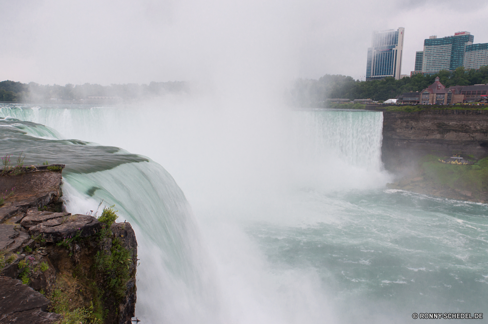 Niagara Falls Wasserfall Wasser Fluss Landschaft Ozean Stream Fels Reisen Wald landschaftlich Kaskade Stein Strömung fällt Meer Boot Park fallen Himmel Brunnen Sommer im freien Struktur See platsch Ufer Baum Strand Felsen Tropischer nass natürliche Welle Tourismus Wolke Insel Creek Umgebung Urlaub Berg Küste Körper des Wassers Sand Frühling Paradies Feuerlöschboot Wild Berge Szenerie Sonne sonnig ruhige macht fließende im freien friedliche Ruhe Schiff am Meer Tourist Drop Stromschnellen Reflexion klar Küstenlinie Tag felsigen Surf gischt Szene idyllische Brücke Küste Saison Wolken glatte Wetter Kühl Wasserfälle Moos Entspannen Sie sich Ziel Wellen Belaubung seelandschaft Erholung Bäume Barrier Urlaub rasche frisch Bucht Bewegung fallen Stadt Dam Handwerk Entspannung Reinigen Frieden Gebäude nationalen Wahrzeichen waterfall water river landscape ocean stream rock travel forest scenic cascade stone flow falls sea boat park fall sky fountain summer outdoor structure lake splash shore tree beach rocks tropical wet natural wave tourism cloud island creek environment vacation mountain coast body of water sand spring paradise fireboat wild mountains scenery sun sunny tranquil power flowing outdoors peaceful calm vessel seaside tourist drop rapids reflection clear shoreline day rocky surf spray scene idyllic bridge coastline season clouds smooth weather cool waterfalls moss relax destination waves foliage seascape recreation trees barrier holiday rapid fresh bay motion falling city dam craft relaxation clean peace building national landmark