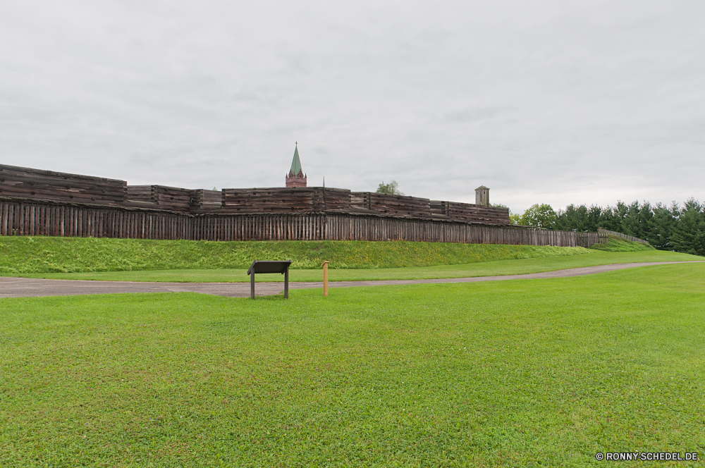 Fort Stanwix National Monument Palast Residenz Haus Gebäude Gras Wohnung Himmel Landschaft Architektur Struktur Schloss Geschichte Sommer historischen Reisen Land Landschaft Rasen Entwicklung des ländlichen Feld Bauernhof Gehäuse Baum Turm Hochschule Bäume Kurs Land Wolke Festung Tourismus alt Antike Wolken Stein Golf landschaftlich Hügel Kultur Wahrzeichen Park Landwirtschaft historische Sonne Frühling Wiese Religion mittelalterliche Garten Denkmal berühmte Kirche Sonnenlicht Szene Flag Stadt im freien Horizont Felder Universität Sport im freien Wohn Loch sonnig England außerhalb Berge Pflanze Wetter Wasser Berg klar Hof König Ackerland Weide Immobilien bewölkt aussenansicht Urlaub Kloster Szenerie Fluss Tag Befestigung Saison Dach palace residence house building grass dwelling sky landscape architecture structure castle history summer historic travel country countryside lawn rural field farm housing tree tower college trees course land cloud fortress tourism old ancient clouds stone golf scenic hill culture landmark park agriculture historical sun spring meadow religion medieval garden monument famous church sunlight scene flag city outdoor horizon fields university sport outdoors residential hole sunny england outside mountains plant weather water mountain clear yard king farmland pasture estate cloudy exterior vacation monastery scenery river day fortification season roof