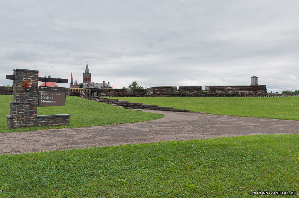 Fort Stanwix National Monument Gras Himmel Landschaft Feld Golf Baum Kurs Rasen Wiese Sommer Landschaft Wolke Entwicklung des ländlichen Bäume Land im freien Wolken Horizont Sport Bauernhof im freien Frühling Land Landwirtschaft Fußball-Stadion landschaftlich Fairway idyllische setzen Loch Park Flag Pflanze außerhalb Straße sportliche Anlage Hügel Erholung Sand Wasser Szene sonnig Sonne Freizeit bewölkt Hügel Baseball-Ausrüstung Szenerie Spiel Struktur Wolkengebilde Wetter Rau Aktivität Umgebung Weide natürliche Kugel Schnellstraße Reisen Trap Golf spielen Sonnenlicht Felder Stadion Landbau Sportgerät Berge Saison See Reiner Ackerland Wald Verein Pflanzen Wettbewerb Fluss par Herbst Haus klar Teich bunte Anlage Pfad Birdie Putter Tag Hügel Landschaften Golfplatz Zaun Öffnen Ausrüstung grass sky landscape field golf tree course lawn meadow summer countryside cloud rural trees country outdoor clouds horizon sport farm outdoors spring land agriculture football stadium scenic fairway idyllic putting hole park flag plant outside road athletic facility mound recreation sand water scene sunny sun leisure cloudy hill baseball equipment scenery game structure cloudscape weather rough activity environment pasture natural ball expressway travel trap golfing sunlight fields stadium farming sports equipment mountains season lake plain farmland forest club plants competition river par autumn house clear pond colorful facility path birdie putter day hills scenics golf course fence open equipment