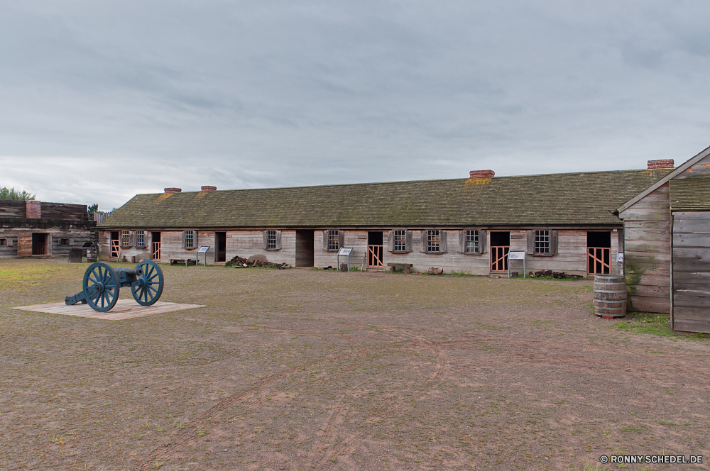 Fort Stanwix National Monument Gebäude Haus Struktur Schule Architektur Startseite Immobilien Real Wohn Backstein Eigenschaft Garage Gras Lagerhaus Dach Himmel Residenz aussenansicht Rasen Windows Landschaft Wohnung Neu Entwicklung des ländlichen Bäume Bau moderne Landschaftsbau Suburban Immobilien Land Landschaft Hof Garten Mauer Häuser Gehäuse Investitionen Nachbarschaft Realty Fenster Wolken teure Blumen Dorf Vororten überdachte Terasse Hypothek Familie Anlage außerhalb Bauernhof Herrenhaus alt Sommer Stein Leben Luxus Holz Einfahrt im freien Vororte aus Holz Tür Gebäude Baum Land Straße friedliche Gärtnerisch gestaltet Häuser Fassade Traum Feld zeitgenössische traditionelle Zentrum Geschichte Reisen landschaftlich building house structure school architecture home estate real residential brick property garage grass warehouse roof sky residence exterior lawn windows landscape dwelling new rural trees construction modern landscaping suburban real estate country countryside yard garden wall houses housing investment neighborhood realty window clouds expensive flowers village suburbs porch mortgage family facility outside farm mansion old summer stone living luxury wood driveway outdoors suburb wooden door buildings tree land street peaceful landscaped homes facade dream field contemporary traditional center history travel scenic