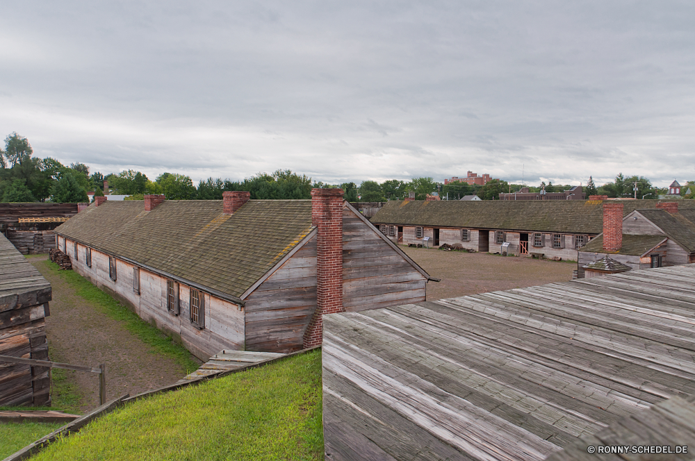 Fort Stanwix National Monument Dach Himmel Wasser Mauer Landschaft Ziegeldach Struktur Architektur Gebäude Bedachungen Reisen Haus Zaun Fluss Barrier landschaftlich Wolken Stadt Material Schutzüberzug Meer Sommer alt Stadt Häuser Strand Fußball-Stadion Brücke Tourismus Wolke Bootshaus Gras Obstruktion Ozean Ausrüstung Schuppen Küste Turm Dorf Fliese Baum Urlaub Dam sportliche Anlage Insel Landschaft Bespannung Straße Land Tropischer historischen Ufer Geschichte Entwicklung des ländlichen Sand Bucht Stadion Lagerhaus Wahrzeichen im freien Bäume Berg aus Holz Kultur Gebäude im freien Feld traditionelle Straße Fenster Nebengebäude Licht Startseite Hügel sonnig England Stadtansicht Küste Kirche aussenansicht Land See Szenerie Bauernhof Urban roof sky water wall landscape tile roof structure architecture building roofing travel house fence river barrier scenic clouds town material protective covering sea summer old city houses beach football stadium bridge tourism cloud boathouse grass obstruction ocean equipment shed coast tower village tile tree vacation dam athletic facility island countryside covering road country tropical historic shore history rural sand bay stadium warehouse landmark outdoors trees mountain wooden culture buildings outdoor field traditional street window outbuilding light home hills sunny england cityscape coastline church exterior land lake scenery farm urban