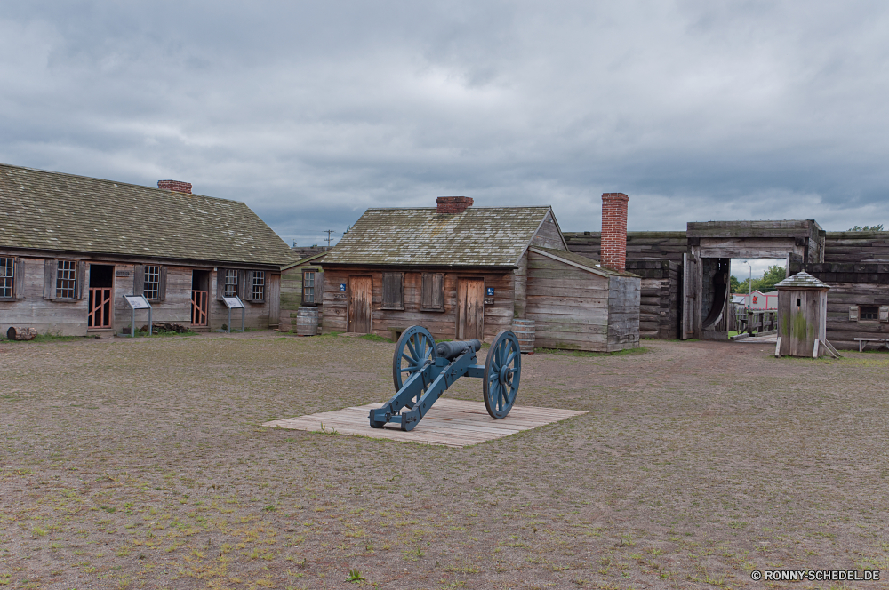 Fort Stanwix National Monument Haus Bereich Himmel Gebäude Struktur Architektur Landschaft Gras Erholungsgebiet Startseite Reisen Strand Terrasse Sommer Urlaub Feld Immobilien Baum Landschaft Bäume Rasen Resort Entwicklung des ländlichen Backstein Land Sand Wasser Gebiet Radfahrzeug Tourismus landschaftlich Neu Garage alt Land Dach Wolken Meer Park Häuser Garten Wohn Real Bau Residenz im freien Bauernhof Eigenschaft Fahrzeug England Stein historischen friedliche Insel Suburban Ufer Immobilien Szene Urlaub Ozean aussenansicht Fenster Zaun Lage Straße Fluss Schule Tourist Vororten sonnig Luxus Tropischer Gebäude Stuhl Holz traditionelle Sonne Küste Geschichte Landwirtschaft Saison house area sky building structure architecture landscape grass resort area home travel beach patio summer vacation field estate tree countryside trees lawn resort rural brick country sand water region wheeled vehicle tourism scenic new garage old land roof clouds sea park houses garden residential real construction residence outdoor farm property vehicle england stone historic peaceful island suburban shore real estate scene holiday ocean exterior window fence location road river school tourist suburbs sunny luxury tropical buildings chair wood traditional sun coast history agriculture season