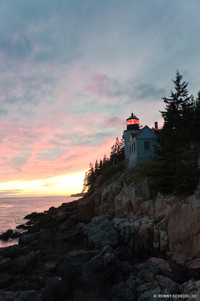 Acadia National Park Leuchtfeuer Turm Struktur Meer Küste Leuchtturm Himmel Ozean Tourismus Reisen Ufer Landschaft Architektur Wasser Licht Haus Insel Gebäude Felsen Wahrzeichen Fels Küste Urlaub Wolken Klippe Kirche Strand Bucht Schiff Tourist Hafen Berg Szenerie Sommer Navigation landschaftlich Stadt Urlaub Wellen Küste im freien im freien alt historischen Horizont Sonnenuntergang am Meer berühmte Tag Stadt Meeresküste Dorf seelandschaft Panorama Antike Wolke Boot Sonne Mauer felsigen Hafen hoch Welle mittelalterliche Dach Süden Stein Schloss Religion Geschichte sonnig Pazifik Warnung Dämmerung historische bewölkt Sonnenaufgang Hügel Festung 'Nabend Sicherheit Sicherheit Nacht beacon tower structure sea coast lighthouse sky ocean tourism travel shore landscape architecture water light house island building rocks landmark rock coastline vacation clouds cliff church beach bay ship tourist harbor mountain scenery summer navigation scenic town holiday waves coastal outdoor outdoors old historic horizon sunset seaside famous day city seashore village seascape panorama ancient cloud boat sun wall rocky port high wave medieval roof south stone castle religion history sunny pacific warning dusk historical cloudy sunrise hill fortress evening safety security night