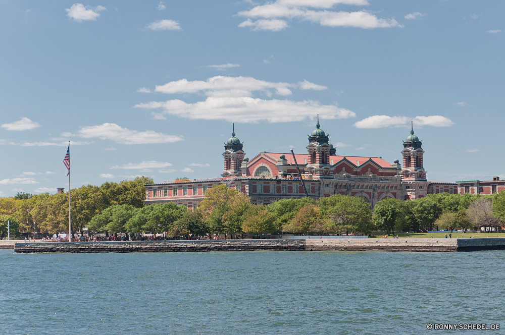 New York City Gebäude Palast Architektur Wasser Festung Stadt Fluss Wahrzeichen Kirche Haus Reisen Tourismus Himmel alt Kuppel Turm Geschichte berühmte Stadt Schloss Kathedrale Residenz Kloster Religion Kultur Tourist Sommer Landschaft See Insel Antike Stadtansicht Gebäude historische Tempel Meer historischen Dach Brücke Denkmal Becken Urban Boot Sonne Struktur Hauptstadt religiöse Residenz Ziel Baum Park aussenansicht Villa Wolken Urlaub Panorama Skyline Schiff natürliche depression Tag am Wasser Befestigung religiöse Urlaub im freien Attraktion Ufer Reflexion Hafen mittelalterliche Wolke Wohnung geologische formation Zentrum Resort Platz traditionelle im freien am See Sonnenuntergang Königreich sonnig Erbe Panorama England Stein Backstein nationalen Küste Bäume Defensive Struktur landschaftlich Kanal building palace architecture water fortress city river landmark church house travel tourism sky old dome tower history famous town castle cathedral residence monastery religion culture tourist summer landscape lake island ancient cityscape buildings historical temple sea historic roof bridge monument basin urban boat sun structure capital religious residence destination tree park exterior villa clouds vacation panorama skyline ship natural depression day waterfront fortification religious holiday outdoor attraction shore reflection harbor medieval cloud dwelling geological formation center resort place traditional outdoors lakeside sunset kingdom sunny heritage panoramic england stone brick national coast trees defensive structure scenic canal