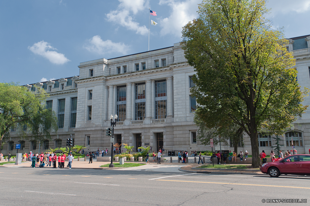 Washington DC Gebäude Architektur Stadt Universität Büro Straße Himmel Struktur Reisen Haus Wahrzeichen Hochschule Urban alt Schule Kreuzung Stadt Palast Geschäftsviertel Gebäude Tourismus historischen Straße Stadtansicht Bau aussenansicht Denkmal Fenster Turm Geschichte Häuser Kuppel moderne berühmte Residenz Zentrum Gras Bäume Glas Hauptstadt Backstein Kirche Startseite Dach Landschaft Baum Tourist Regierung Park Windows Auto Sommer Kultur Flag traditionelle Platz architektonische Lampe Immobilien Menschen historische Autos Königliche Schloss Innenstadt Wolke sonnig Verkehr Skyline Stein Garten Religion Fassade England Vereinigte Real Wohnung Platz Klassische Neu nationalen Spalte building architecture city university office street sky structure travel house landmark college urban old school intersection town palace business district buildings tourism historic road cityscape construction exterior monument window tower history houses dome modern famous residence center grass trees glass capital brick church home roof landscape tree tourist government park windows car summer culture flag traditional square architectural lamp estate people historical cars royal castle downtown cloud sunny traffic skyline stone garden religion facade england united real dwelling place classic new national column