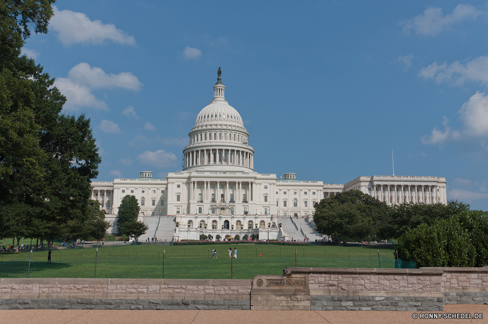 Washington DC Kuppel Gebäude Architektur Universität Palast Wahrzeichen Haus Stadt Denkmal Kirche Kathedrale berühmte Reisen Tourismus Residenz Religion historischen Dach Hauptstadt Geschichte Himmel Regierung Kapitol Struktur Politik Kultur Spalte Schutzüberzug Senat Kongress Hügel aussenansicht nationalen Gesetz Tourist alt Tempel Symbol Turm Wohnung Staaten Vereinigte macht Bundesrepublik uns Moschee Hochschule Demokratie Bespannung Urban Basilika St Kuppel Präsident St. Kreuz Antike Platz glauben Klassische Stadtansicht historische Ziel Gras Flag Baum Fassade Gold politische Abstimmung Orthodoxe Attraktion Skyline Gebäude Büro traditionelle Rechtsvorschriften Schule Park Statue Wahl Gehäuse Einkaufszentrum Landkreis Marmor Zustand Gott religiöse Klassische Urlaub Minarett Bäume dome building architecture university palace landmark house city monument church cathedral famous travel tourism residence religion historic roof capital history sky government capitol structure politics culture column protective covering senate congress hill exterior national law tourist old temple symbol tower dwelling states united power federal us mosque college democracy covering urban basilica st cupola president saint cross ancient place faith classical cityscape historical destination grass flag tree facade gold political vote orthodox attraction skyline buildings office traditional legislation school park statue election housing mall district marble state god religious classic vacation minaret trees