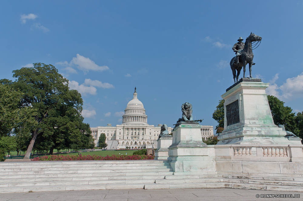 Washington DC Kuppel Gebäude Moschee Architektur Ort der Anbetung Tempel Minarett Struktur Religion Kirche Stadt Denkmal Reisen Tourismus Wahrzeichen Geschichte berühmte Dach Himmel Kathedrale alt Kultur Schutzüberzug historischen Hauptstadt Spalte Haus Palast Tourist Statue aussenansicht Turm Kapitol Platz Orthodoxe Regierung Bespannung Kreuz historische Hügel Antike Kongress St. Gott Marmor Gold Basilika nationalen glauben Symbol Ziel Senat Kuppel Politik Baum Gesetz Urlaub Vereinigte Brunnen Residenz Universität Platz Gottesdienst uns Urban Skulptur Golden Stein traditionelle Kloster Staaten Erbe Spiritualität Bau Stadtansicht Gebäude Straße Sonnenuntergang Bogen Bundesrepublik Präsident Besichtigungen Mauer Fassade Klassische Attraktion macht Stadt Urlaub Sommer Tag dome building mosque architecture place of worship temple minaret structure religion church city monument travel tourism landmark history famous roof sky cathedral old culture protective covering historic capital column house palace tourist statue exterior tower capitol place orthodox government covering cross historical hill ancient congress saint god marble gold basilica national faith symbol destination senate cupola politics tree law vacation united fountain residence university square worship us urban sculpture golden stone traditional monastery states heritage spirituality construction cityscape buildings street sunset arch federal president sightseeing wall facade classical attraction power town holiday summer day