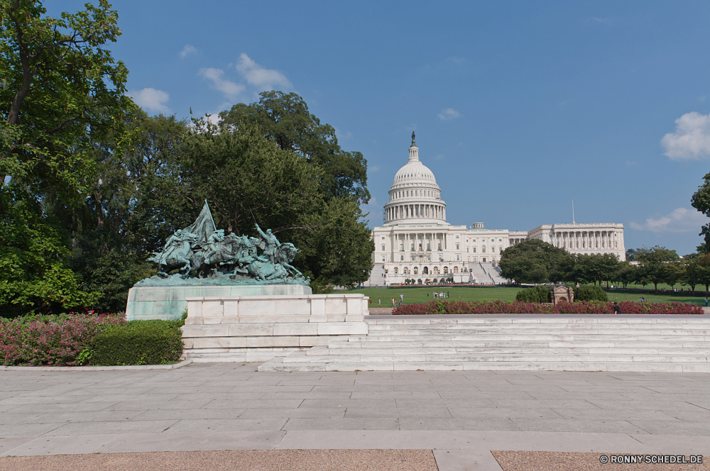 Washington DC Gebäude Kuppel Architektur Schrein Struktur Stadt Reisen Ort der Anbetung Religion Wahrzeichen Dach Tourismus Tempel Kirche Himmel Schule berühmte Denkmal Geschichte Schutzüberzug Universität historischen Hauptstadt Haus Kapitol alt Kultur Kathedrale Regierung Spalte Hügel Kongress Antike Baum aussenansicht nationalen Vereinigte Platz Senat Politik Palast Bespannung Tourist Statue Staaten Gold glauben Gesetz traditionelle Turm uns St. historische Landschaft macht Bundesrepublik Bäume Kreuz Symbol Präsident Orthodoxe Urban Moschee Golden Residenz Bau Garten Wasser Park Demokratie Kuppel Gras Szene Frühling Wolke Stein Gebäude Sommer Fluss Abstimmung Bogen Gottesdienst heilig Fassade Spiritualität Gott Skulptur religiöse Stadt Brunnen Straße Minarett Nacht Tag building dome architecture shrine structure city travel place of worship religion landmark roof tourism temple church sky school famous monument history protective covering university historic capital house capitol old culture cathedral government column hill congress ancient tree exterior national united place senate politics palace covering tourist statue states gold faith law traditional tower us saint historical landscape power federal trees cross symbol president orthodox urban mosque golden residence construction garden water park democracy cupola grass scene spring cloud stone buildings summer river vote arch worship holy facade spirituality god sculpture religious town fountain street minaret night day