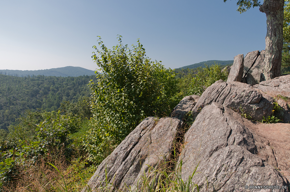 Shenandoah National Park Knoll Berg Landschaft Klippe Fels Himmel Berge Stroh Reisen Hügel Stein Wildnis Park Felsen Baum Dach Steigung Sommer Tourismus nationalen Hügel im freien geologische formation felsigen Tal Wolken Schutzüberzug landschaftlich Spitze Aufstieg Wasser im freien Umgebung Wolke Fluss Gras Urlaub Antike Bereich Geologie Baseball-Ausrüstung natürliche Bäume Tag Geschichte Wandern Tourist Ziel Schlucht Szenerie Landschaften Wald Wüste alt Wahrzeichen Bespannung hoch Sportgerät Meer Mauer historischen Bildung Sonne Wild Panorama Steine Urlaub Nach oben Landschaft Schnee Sandstein Sand Küste ruhige Küste Struktur Entwicklung des ländlichen Farbe Hügel außerhalb Panorama Insel Rau Horizont Megalith Architektur Land knoll mountain landscape cliff rock sky mountains thatch travel hill stone wilderness park rocks tree roof slope summer tourism national mound outdoors geological formation rocky valley clouds protective covering scenic peak ascent water outdoor environment cloud river grass vacation ancient range geology baseball equipment natural trees day history hiking tourist destination canyon scenery scenics forest desert old landmark covering high sports equipment sea wall historic formation sun wild panorama stones holiday top countryside snow sandstone sand coastline tranquil coast structure rural color hills outside panoramic island rough horizon megalith architecture country