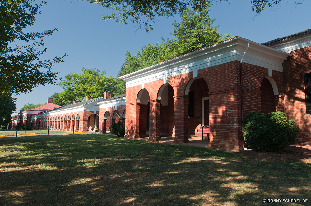 University of Virginia (Welterbe) Viadukt Brücke Struktur Gebäude Architektur alt Geschichte Haus Himmel Schule Landschaft Tourismus Antike Stein Gras Stadt Reisen Fenster Kirche historischen Baum Wasser Backstein Bogen Religion Universität historische Stadt Startseite Mauer Landschaft Fluss Bäume Zentrum Dach Wolken Bögen Park Entwicklung des ländlichen Land England Szene Bau Residenz aussenansicht Straße Turm im freien Garage außerhalb Straße Ruhe Szenerie Garten mittelalterliche Sommer traditionelle Urban Spalte Wald Kultur im freien Palast Tür Gebäude Fassade Urlaub landschaftlich viaduct bridge structure building architecture old history house sky school landscape tourism ancient stone grass city travel window church historic tree water brick arch religion university historical town home wall countryside river trees center roof clouds arches park rural country england scene construction residence exterior road tower outdoors garage outside street calm scenery garden medieval summer traditional urban column forest culture outdoor palace door buildings facade holiday scenic