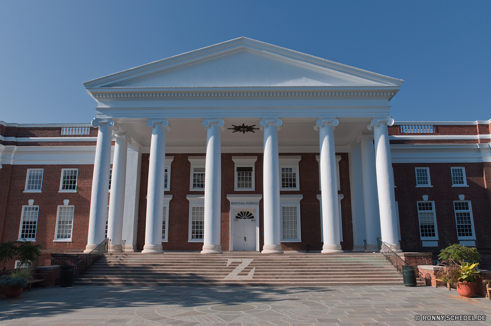 University of Virginia (Welterbe) Gebäude Architektur Haus Struktur Schule Startseite Spalte Fassade Residenz Immobilien Bau aussenansicht Neu Himmel Real Universität moderne Eigenschaft Geschichte Stadt Wohn Wahrzeichen Garage Büro Backstein Immobilien Dach Museum Fenster Reisen Palast Windows Anlage Denkmal alt historischen Depot Eingang Vororten Tourismus Straße Regierung Urban Landschaft Stadt Wohnung Gras Tür Suburban Spalten Zentrum Stein Realty Hypothek Leben sonnig Einfahrt Luxus Rasen historische berühmte Garten Investitionen Park Hochschule Stuck Häuser Statue Antike Klassische Gebäude Sommer Parlament Häuser teure England Gehäuse Hauptstadt Verkauf Gestaltung Bäume Tag building architecture house structure school home column facade residence estate construction exterior new sky real university modern property history city residential landmark garage office brick real estate roof museum window travel palace windows facility monument old historic depository entrance suburbs tourism street government urban landscape town dwelling grass door suburban columns center stone realty mortgage living sunny driveway luxury lawn historical famous garden investment park college stucco houses statue ancient classical buildings summer parliament homes expensive england housing capital sale design trees day