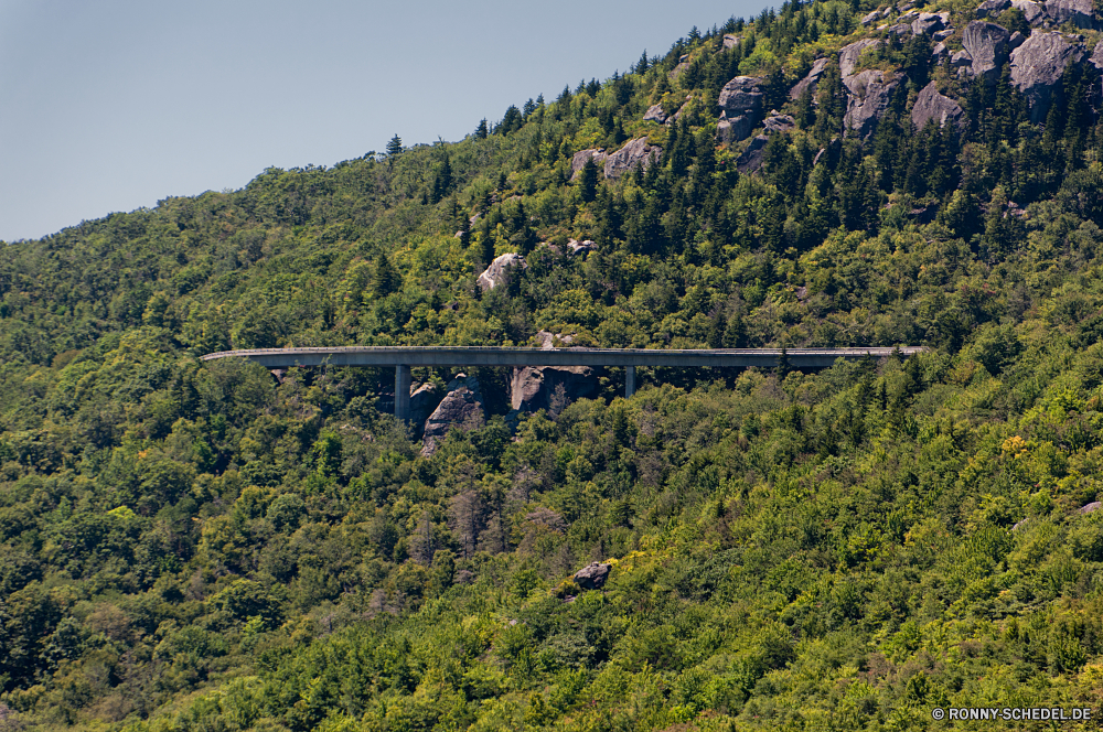 Blue Ridge Parkway Viadukt Brücke Struktur Landschaft Berg Baum Fluss Himmel Tal Wald Berge Hügel Reisen Bäume Park Szenerie Gras Sommer Entwicklung des ländlichen landschaftlich Wolken Wasser Hügel Tourismus Landschaft im freien im freien Wolke Fels See nationalen Stein Umgebung Panorama Herbst Bogenbrücke aus Stahl hoch Szene sonnig Wildnis Feld Stadt Spitze Gebäude Straße Horizont Urlaub Weingut Land Landwirtschaft Wandern Frühling Architektur Stadt friedliche ruhige Dorf Land Ziel Kiefer Bereich Häuser Stream Gebäude Reise Kirche fallen Farbe Wiese Bauernhof viaduct bridge structure landscape mountain tree river sky valley forest mountains hill travel trees park scenery grass summer rural scenic clouds water hills tourism countryside outdoor outdoors cloud rock lake national stone environment panorama autumn steel arch bridge high scene sunny wilderness field city peak building road horizon vacation vineyard country agriculture hiking spring architecture town peaceful tranquil village land destination pine range houses stream buildings journey church fall color meadow farm