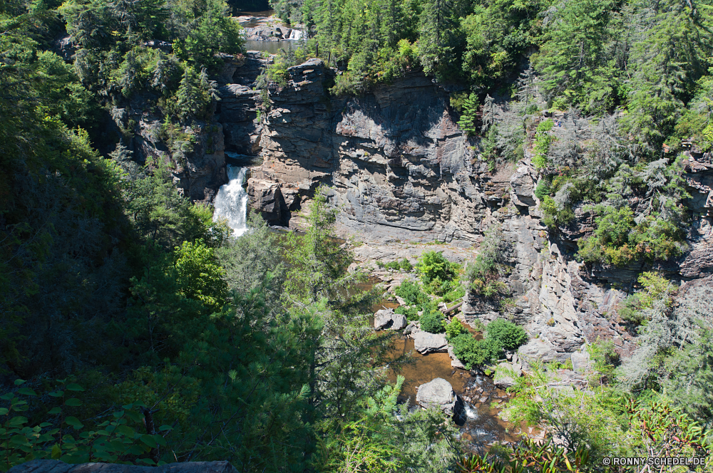 Blue Ridge Parkway Cliff-Wohnung Wohnung Berg Landschaft Baum Gehäuse Fels Fluss Klippe Berge Stein Wald Wasser Reisen Schlucht Felsen Struktur Park Himmel im freien landschaftlich Wildnis Bäume woody plant Stream Tourismus Hügel Wasserfall geologische formation Tal nationalen im freien Szenerie Wolken vascular plant Sommer Urlaub Tag Pflanze hoch alt Antike felsigen natürliche Schlucht Ziel Mauer See Wahrzeichen Geschichte Wandern Hölzer Steigung fallen Creek Spitze Landschaften Szene Architektur Wüste ruhige Umgebung Moos Gebäude Wanderweg Wild Land fließende Strömung Belaubung Straße Küste Kiefer Entwicklung des ländlichen Herbst Blätter Frühling Kaskade Sandstein Geologie Hügel Steine Holz Stadt Kirche historischen Flora nass cliff dwelling dwelling mountain landscape tree housing rock river cliff mountains stone forest water travel canyon rocks structure park sky outdoors scenic wilderness trees woody plant stream tourism hill waterfall geological formation valley national outdoor scenery clouds vascular plant summer vacation day plant high old ancient rocky natural ravine destination wall lake landmark history hiking woods slope fall creek peak scenics scene architecture desert tranquil environment moss building trail wild land flowing flow foliage road coast pine rural autumn leaves spring cascade sandstone geology hills stones wood city church historic flora wet