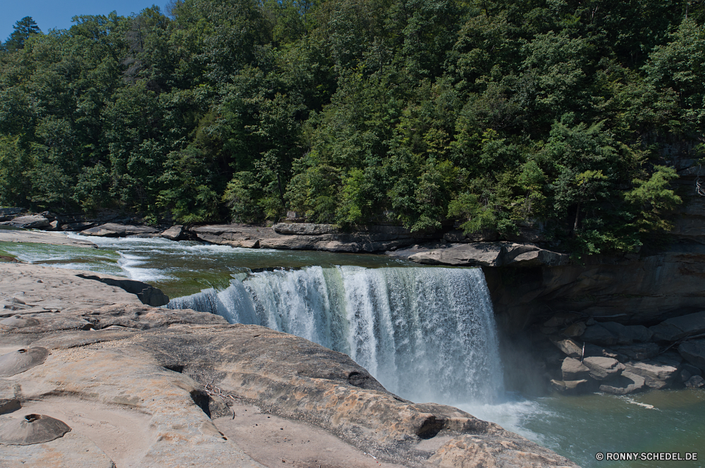 Cumberland Falls Dam Barrier Fluss Obstruktion Kanal Wasser Stream Körper des Wassers Wasserfall Landschaft Struktur Wald Fels Berg Stein Felsen im freien Baum fließende Reisen Creek Umgebung Kaskade fallen Sommer Wildnis Park Wild Bäume Strömung Berge landschaftlich Frühling Bewegung Szenerie fällt Moos Tourismus nass natürliche friedliche nationalen im freien Himmel Steine Herbst platsch See ruhige Meer fallen Hölzer Szene frisch Tropischer rasche frische Luft Küste Urlaub glatte Ozean Schwall Wasserfälle Pflanze felsigen Landschaften Küste Blatt Reinigen Erholung Bach Flüsse Sonne üppige Paradies Strand Drop Sand Tag Teich Wandern Entspannen Sie sich macht gelassene Holz Ökologie Insel Frieden Ufer Urlaub klar dam barrier river obstruction channel water stream body of water waterfall landscape structure forest rock mountain stone rocks outdoor tree flowing travel creek environment cascade fall summer wilderness park wild trees flow mountains scenic spring motion scenery falls moss tourism wet natural peaceful national outdoors sky stones autumn splash lake tranquil sea falling woods scene fresh tropical rapid freshness coast vacation smooth ocean torrent waterfalls plant rocky scenics coastline leaf clean recreation brook rivers sun lush paradise beach drop sand day pond hiking relax power serene wood ecology island peace shore holiday clear