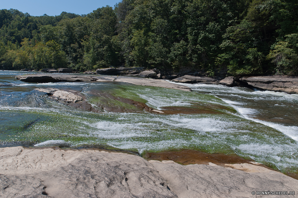 Cumberland Falls Kanal Fluss Wasser Körper des Wassers Landschaft Wald Wildnis Berg Baum Stream Park Reisen Himmel Sandbank Fels im freien Stein Sommer natürliche Berge See Felsen landschaftlich Grat Hochland Urlaub Bar Frühling Tourismus Bäume Creek Strömung Meer Barrier Szenerie Gras Küste fließende Ozean Insel Sand Land Holz Entwicklung des ländlichen sonnig Strand Wasserfall Wolken Umgebung geologische formation Tropischer Tal Steine Küste Welle Wolke fallen Herbst Sonne Paradies platsch Ufer im freien friedliche Urlaub natürliche Höhe Wild Szene Pflanze Entspannen Sie sich Frieden Landschaft nationalen Moos Land klar Wanderweg Süden Ruhe ruhige Saison Blatt Tourist Straße nass Tag channel river water body of water landscape forest wilderness mountain tree stream park travel sky sandbar rock outdoor stone summer natural mountains lake rocks scenic ridge highland vacation bar spring tourism trees creek flow sea barrier scenery grass coast flowing ocean island sand land wood rural sunny beach waterfall clouds environment geological formation tropical valley stones coastline wave cloud fall autumn sun paradise splash shore outdoors peaceful holiday natural elevation wild scene plant relax peace countryside national moss country clear trail south calm tranquil season leaf tourist road wet day