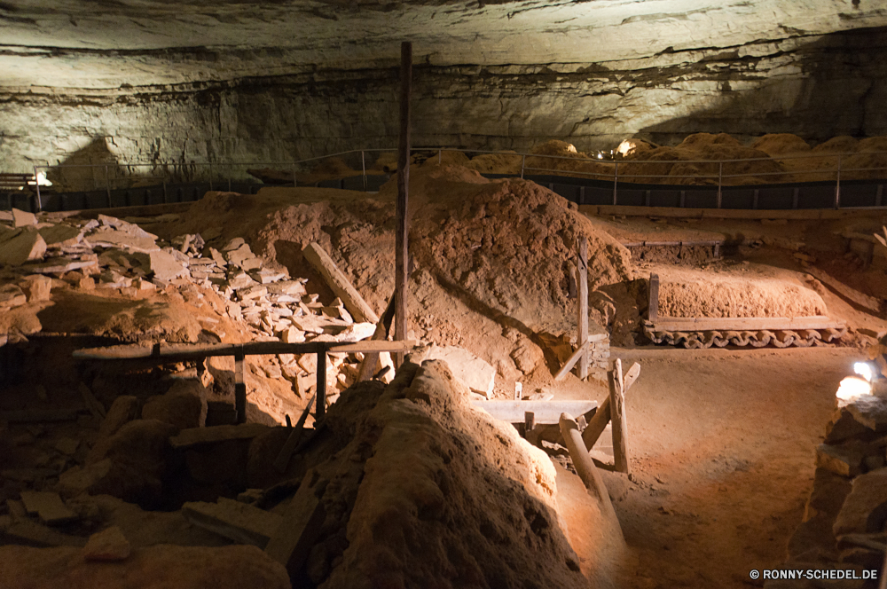 Mammoth Cave National Park Pflug Werkzeug Heu Wüste Landschaft Himmel Backstein Futter Sand Park Berg Fels Feed Baumaterial nationalen Reisen Berge Stein landschaftlich trocken Schlucht Tal Feld Tourismus Bauernhof Entwicklung des ländlichen Urlaub alt Geologie Klippe Land Wildnis im freien Wolken Baum Arid im freien Fluss Westen Schmutz Sommer See Orange Südwesten Sandstein Sonne Landwirtschaft entfernten Gras Felsen Wasser Land Erde Boden Traktor Wandern gelb Wolke Struktur Abenteuer Hügel Essen Pflanze Landschaft Tourist Sonnenuntergang Aushöhlung westliche leere Bau Industrie heiß Haus Gebäude Fahrzeug Insel Straße Rustikale Radfahrzeug Barrow plow tool hay desert landscape sky brick fodder sand park mountain rock feed building material national travel mountains stone scenic dry canyon valley field tourism farm rural vacation old geology cliff country wilderness outdoors clouds tree arid outdoor river west dirt summer lake orange southwest sandstone sun agriculture remote grass rocks water land earth soil tractor hiking yellow cloud structure adventure hill food plant countryside tourist sunset erosion western empty construction industry hot house building vehicle island road rustic wheeled vehicle barrow