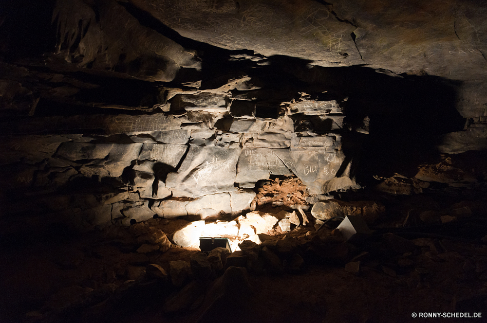 Mammoth Cave National Park Höhle geologische formation Fels Schlucht Cliff-Wohnung Stein Wüste Landschaft Geologie Wohnung landschaftlich Berg Felsen nationalen Reisen Tourismus Gehäuse Himmel Sandstein Park Tal Sand Klippe Struktur Antike Orange Bildung im freien Mauer im freien Erde Südwesten Aushöhlung Wolken trocken Urlaub natürliche Wasser Szene Berge felsigen alt Wildnis Szenerie Fluss Extreme bunte Steine Licht Farbe Braun Formationen Loch Tag Baum Tourist gelb geologische Geschichte Klettern Gebäude Wahrzeichen Muster geologische entfernten tief Bereich Abenteuer Denkmal dunkel Textur Land Innenseite ruhige im Alter von Horizont Kalkstein Arid Meer Grand Landschaften Hügel Ozean Schlucht lila Küste Schatten Sommer Architektur niemand cave geological formation rock canyon cliff dwelling stone desert landscape geology dwelling scenic mountain rocks national travel tourism housing sky sandstone park valley sand cliff structure ancient orange formation outdoors wall outdoor earth southwest erosion clouds dry vacation natural water scene mountains rocky old wilderness scenery river extreme colorful stones light color brown formations hole day tree tourist yellow geologic history climb building landmark pattern geological remote deep area adventure monument dark texture land inside tranquil aged horizon limestone arid sea grand scenics hill ocean ravine purple coast shadow summer architecture nobody