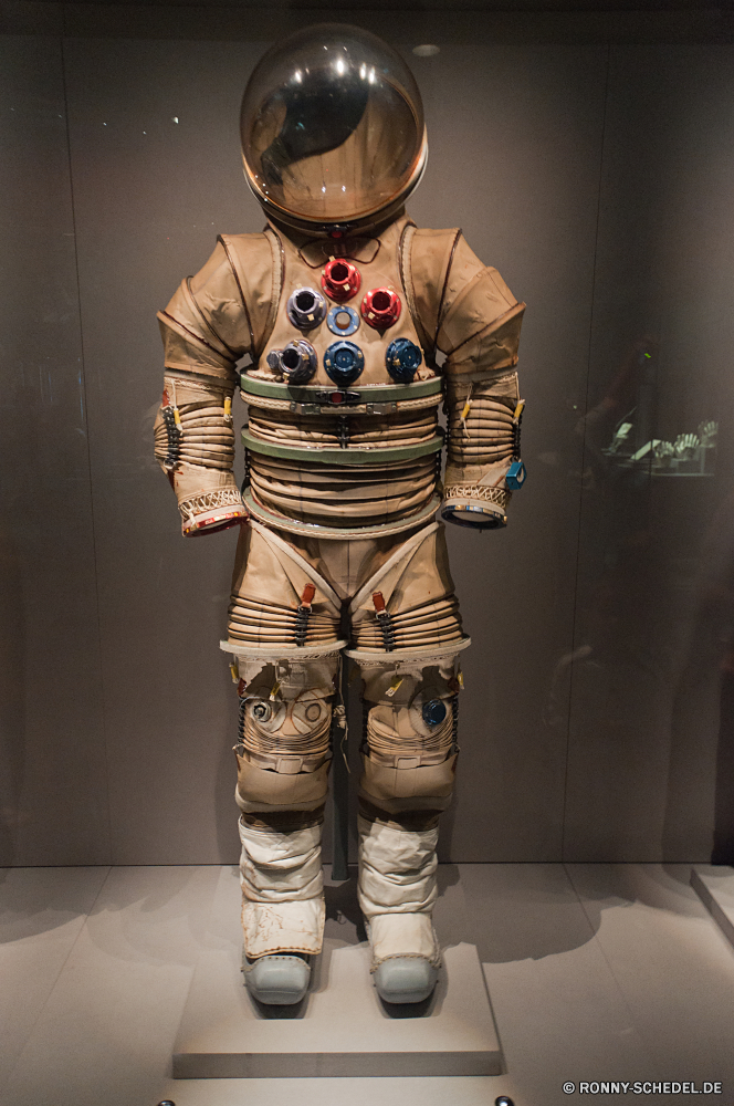 Kennedy Space Center Pyjama Kleidung Bespannung Kunst Nachtwäsche Mode Mann Männchen Soldat Tätowierung Konsumgüter Kleidungsstück Marine Kostüm Krieger Kämpfer Wache Kleid Person Rekrut Hose Offizier Private Porträt lässig militärische person Soldat-Waffen reguläre person Kadett Fallschirmjäger Trooper Kommando Söldner Barett Infanterie Veteran Rang Dekoration einheitliche Kontur Pfadfinder Nach oben Pilot Hosen gekleidet Outfit Brustplatte Militäruniform Kimono Wehrpflichtigen Kriegstreiber Wehrpflichtigen Musketier Guerilla Kanonier beiläufig Freiwillige Overall Menschen Kultur Stiefel Religion Gestaltung sexy Gesicht Statue Modell militärische Panzerplatte Körper Performer Make-up traditionelle attraktive alt Gewand Skulptur ziemlich Tänzer Ware schwarz religiöse Kleidung menschliche stilvolle Rüstung Maske Körper Rüstung Tarnung Antik Reisen Golden Kind Dame Geschichte Erwachsener posieren pajama clothing covering art nightwear fashion man male soldier tattoo consumer goods garment marine costume warrior fighter guard dress person recruit trouser officer private portrait casual military person soldier arms enlisted person cadet paratrooper trooper commando mercenary beret infantry veteran rank decoration uniform silhouette scout top pilot pants dressed outfit breastplate military uniform kimono draftee warmonger conscript musketeer guerrilla gunner casually volunteer overalls people culture boots religion design sexy face statue model military armor plate body performer makeup traditional attractive old robe sculpture pretty dancer commodity black religious clothes human stylish armor mask body armor camouflage antique travel golden child lady history adult posing