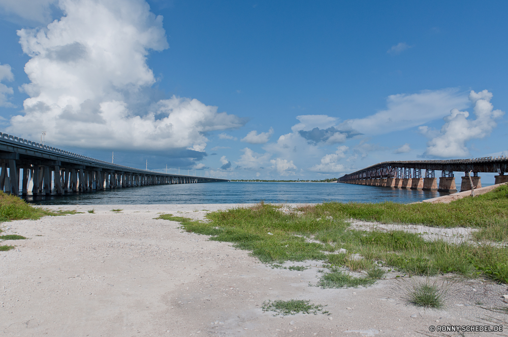 Florida Keys Anlegestelle Strand Meer Unterstützung Ozean Wasser Himmel Küste Sand am Meer Gerät Landschaft Wolken Reisen Urlaub Sommer Tourismus Insel Küste Ufer Urlaub Tropischer Sandbank landschaftlich Wolke Welle Sonne Wellen Barrier Küstenlinie Bucht Horizont Bar Resort Entspannung idyllische Baum seelandschaft Paradies Entspannen Sie sich Grat sonnig im freien ruhige Szenerie Palm Sonnenuntergang Felsen Fels Boot Tourist Meeresküste Surf Urlaub Stein Pazifik im freien Reflexion klar Süden friedliche natürliche Höhe See Ruhe entspannende Bäume sandigen Tag Urlaub Freizeit Wellenbrecher Strände Inseln Szene Türkis Saison niemand bewölkt Hügel Sonnenschein Körper des Wassers exotische natürliche Frühling Gezeiten Wendekreis Landschaften England Reise heiß Sonnenaufgang Ziel Wetter Straße Erholung Sonnenlicht Fluss Gras pier beach sea support ocean water sky coast sand seaside device landscape clouds travel vacation summer tourism island coastline shore holiday tropical sandbar scenic cloud wave sun waves barrier shoreline bay horizon bar resort relaxation idyllic tree seascape paradise relax ridge sunny outdoors tranquil scenery palm sunset rocks rock boat tourist seashore surf vacations stone pacific outdoor reflection clear south peaceful natural elevation lake calm relaxing trees sandy day holidays leisure breakwater beaches islands scene turquoise season nobody cloudy hill sunshine body of water exotic natural spring tide tropic scenics england trip hot sunrise destination weather road recreation sunlight river grass