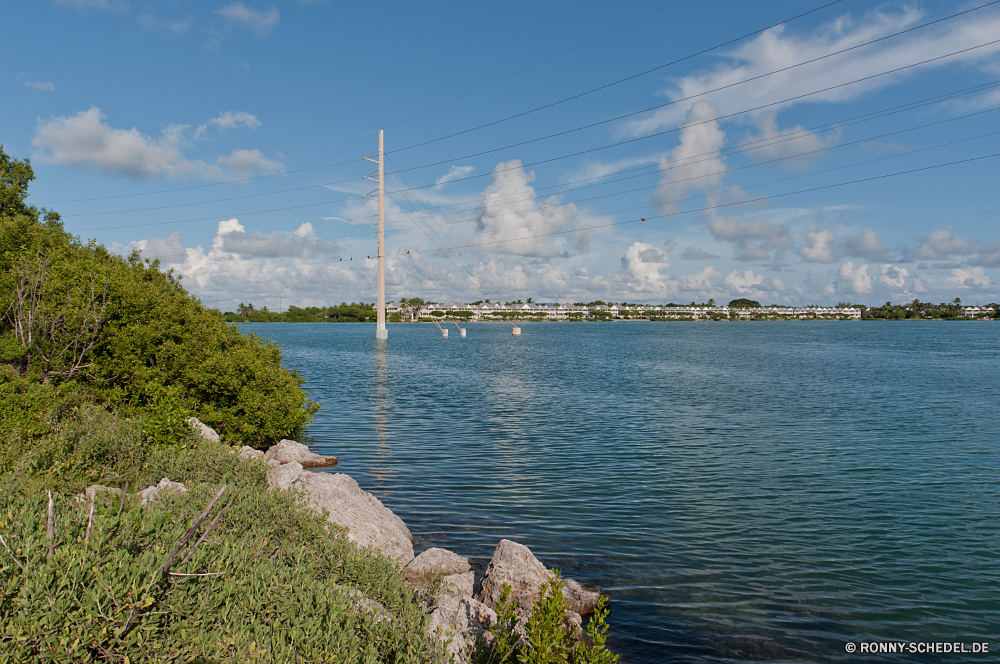 Florida Keys Wasser Küstenlinie Meer Himmel Ozean Landschaft Ufer Küste Reisen Wellenbrecher Küste See Sommer Tourismus Baum Strand Barrier Insel am See landschaftlich Sonne Wolke Fluss Fels Kap Bucht Anlegestelle Urlaub Berg Stein Tourist Horizont Wolken Hügel Obstruktion Struktur Stadt Vorgebirge am Meer am Wasser Bäume geologische formation Brücke Sonnenuntergang Urlaub im freien Sand Szene sonnig Architektur natürliche Höhe Wald Szenerie Felsen Resort Gebäude Tropischer Unterstützung Panorama Sonnenlicht Pazifik Hafen Reflexion Tag friedliche Turm im freien Wahrzeichen alt seelandschaft Schiff idyllische Süden Palm Boot Berge ruhige Hängebrücke Gerät Entwicklung des ländlichen Gras Becken niemand Skyline Paradies Entspannen Sie sich Ziel berühmte Wellen Haus Ruhe Körper des Wassers Straße Erholung Geschichte Klippe Kanal klar in der Nähe Landschaften Entspannung Urlaub Urlaub Park Wetter Farbe Herbst water shoreline sea sky ocean landscape shore coast travel breakwater coastline lake summer tourism tree beach barrier island lakeside scenic sun cloud river rock cape bay pier vacation mountain stone tourist horizon clouds hill obstruction structure city promontory seaside waterfront trees geological formation bridge sunset holiday outdoors sand scene sunny architecture natural elevation forest scenery rocks resort building tropical support panorama sunlight pacific harbor reflection day peaceful tower outdoor landmark old seascape ship idyllic south palm boat mountains tranquil suspension bridge device rural grass basin nobody skyline paradise relax destination famous waves house calm body of water road recreation history cliff channel clear near scenics relaxation vacations holidays park weather color autumn