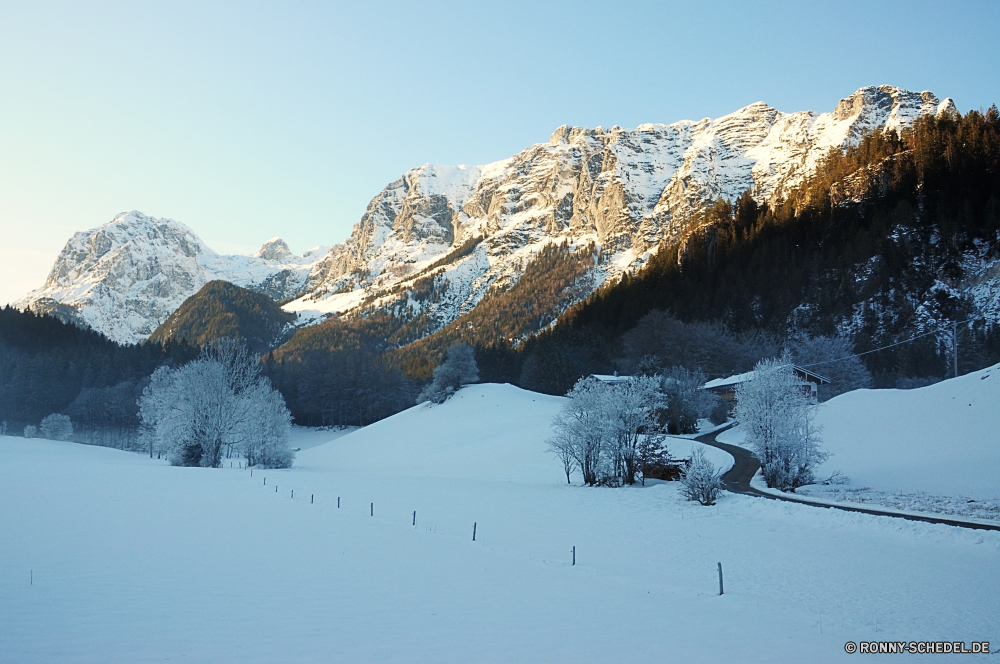 Berchtesgadener Land Berg Schnee Eis Alp Gletscher Landschaft Berge Winter Himmel Spitze kalt natürliche Höhe geologische formation schneebedeckt Fels Bereich Reisen hoch Alpine Steigung Einfrieren Alpen Nach oben Bergsteigen sonnig Wandern Ski im freien Baum Wolken Wald Frost Extreme Tourismus Sonne Hügel im freien Bäume landschaftlich Urlaub Wolke Sport Kristall Klettern Umgebung Wildnis Szenerie gefroren Linie Tag Holz Saison Wasser Spitzen Wetter Mount abgedeckt majestätisch Aufstieg Tal Klippe Stein Grat Wandern Wanderung Panorama Reise Süden Urlaub Tanne Kiefer Land Gipfeltreffen Höhe eisig saisonale solide Sonnenschein Park Skifahren Schneefall klar frostig Resort Ozean Felsen natürliche nationalen Fluss Frühling mountain snow ice alp glacier landscape mountains winter sky peak cold natural elevation geological formation snowy rock range travel high alpine slope freeze alps top mountaineering sunny hiking ski outdoor tree clouds forest frost extreme tourism sun hill outdoors trees scenic vacation cloud sport crystal climbing environment wilderness scenery frozen line day wood season water peaks weather mount covered majestic ascent valley cliff stone ridge trekking hike panorama journey south holiday fir pine land summit altitude icy seasonal solid sunshine park skiing snowfall clear frosty resort ocean rocks natural national river spring