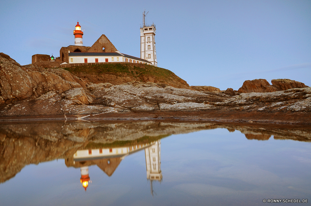 Bretagne Turm Leuchtfeuer Struktur Kirche Gebäude Architektur Himmel alt Tourismus Religion Reisen Geschichte Dach Kuppel Wahrzeichen Landschaft Minarett berühmte Antike Stein Haus Stadt historischen Kreuz Kathedrale Schloss Tempel religiöse Denkmal Mauer Fels Wasser Orthodoxe Berg Glocke Kloster Kultur Stadt Schutzüberzug Sonnenuntergang Baum Wolke Kapelle aussenansicht Sommer Festung Fluss Urlaub Backstein Ziel Tourist Palast Küste Kuppeln Leuchtturm Touristische Szene Felsen Bau historische Meer Hügel Licht Katholische Urban Gebäude Wolken Reflexion Bespannung Herbst landschaftlich Antik Erbe heilig St. Stroh Stadtansicht im freien Straße Szenerie tower beacon structure church building architecture sky old tourism religion travel history roof dome landmark landscape minaret famous ancient stone house city historic cross cathedral castle temple religious monument wall rock water orthodox mountain bell monastery culture town protective covering sunset tree cloud chapel exterior summer fortress river vacation brick destination tourist palace coast domes lighthouse touristic scene rocks construction historical sea hill light catholic urban buildings clouds reflection covering autumn scenic antique heritage holy saint thatch cityscape outdoors street scenery