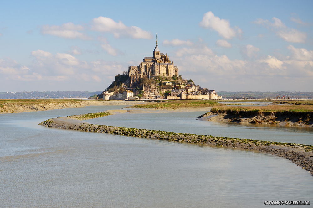 Bretagne Schiff Wasser Meer Wrack Schiff Fluss Festung Architektur Tourismus Himmel Palast Landschaft Wahrzeichen Küste alt Schloss Tourist Strand Reisen Gebäude Stadt Sand historischen Insel Kirche Handwerk Ozean Ufer Fels Geschichte Küste Stadt Boot Turm berühmte Antike Haus historische Hafen Stein Befestigung im freien Struktur Wolken Sommer Sonnenuntergang Bucht Stadtansicht Kathedrale Szene Klippe geologische formation Schiffswrack Tempel Panorama Reflexion Welle Wolke Urlaub am Meer Brücke Urlaub im freien Religion Bäume landschaftlich Erbe Hauptstadt Gebäude Fahrzeug Baum Szenerie Küstenlinie Gezeiten mittelalterliche Kuppel Wellenbrecher Boote sonnig außerhalb Mauer Attraktion England Sonnenaufgang Resort Sonne aussenansicht See Tag Entwicklung des ländlichen Defensive Struktur Urban ship water sea wreck vessel river fortress architecture tourism sky palace landscape landmark coast old castle tourist beach travel building city sand historic island church craft ocean shore rock history coastline town boat tower famous ancient house historical harbor stone fortification outdoor structure clouds summer sunset bay cityscape cathedral scene cliff geological formation shipwreck temple panorama reflection wave cloud holiday seaside bridge vacation outdoors religion trees scenic heritage capital buildings vehicle tree scenery shoreline tide medieval dome breakwater boats sunny outside wall attraction england sunrise resort sun exterior lake day rural defensive structure urban