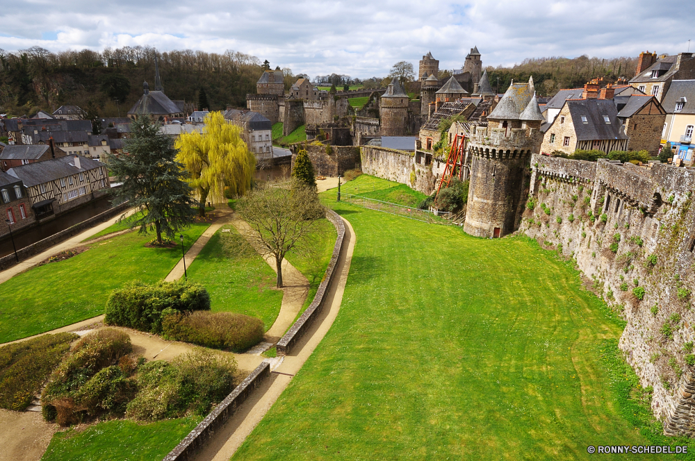 Bretagne Baum Landschaft Schloss Garten Gras Himmel Landschaft Szenerie landschaftlich Feld Pflanze Hügel im freien Entwicklung des ländlichen Bäume Land Reisen Park Befestigung Sommer Wald Palast Struktur Herbst Tee Szene Architektur Berg Pfad Bauernhof friedliche Straße Gebäude Landwirtschaft Stein Wolken Dorf Wiese Defensive Struktur sonnig vascular plant woody plant Hügel gelb alt Frühling ruhige Felder Tourismus Blume England Rasen Wolke Ringwall Land fallen Stadt bunte Umgebung Tal Blätter Zaun Haus Gartenarbeit Berge See Turm Sonne Panorama Antike außerhalb berühmte im freien Geschichte Rebe Saison Blatt historische Pflanzen Stadt Holz Kirche Urlaub Mauer natürliche Licht Sonnenlicht Tag Blumen Fels Weingut Häuser Ackerland Landschaften gelassene idyllische Ziel Platz Belaubung historischen Tourist Horizont Fluss Wachstum tree landscape castle garden grass sky countryside scenery scenic field plant hill outdoors rural trees country travel park fortification summer forest palace structure autumn tea scene architecture mountain path farm peaceful road building agriculture stone clouds village meadow defensive structure sunny vascular plant woody plant hills yellow old spring tranquil fields tourism flower england lawn cloud rampart land fall city colorful environment valley leaves fence house gardening mountains lake tower sun panorama ancient outside famous outdoor history vine season leaf historical plants town wood church vacation wall natural light sunlight day flowers rock vineyard houses farmland scenics serene idyllic destination place foliage historic tourist horizon river growth