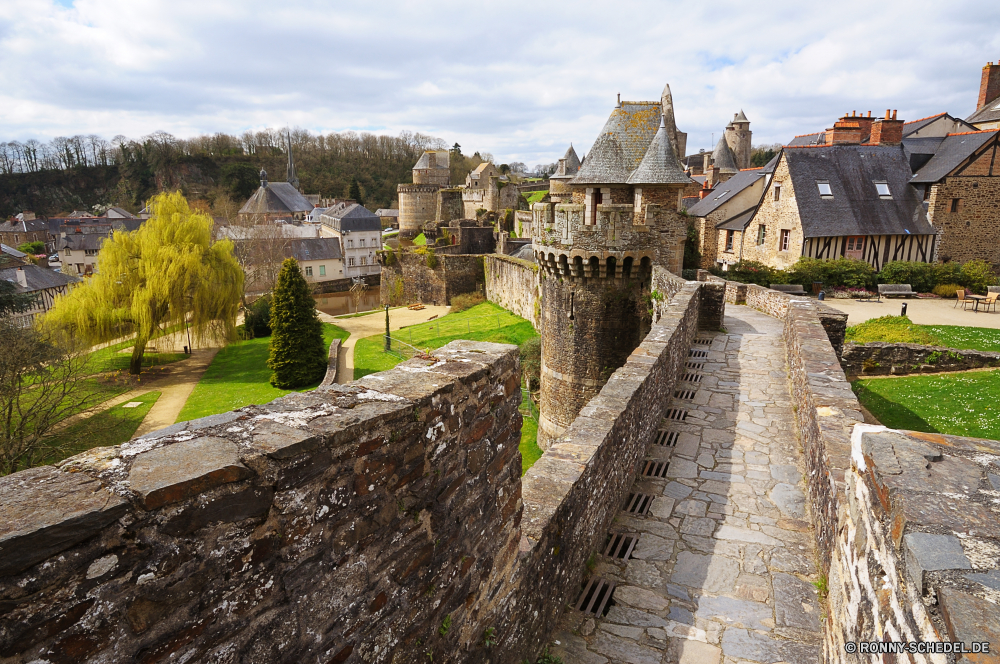 Bretagne Schloss Befestigung Defensive Struktur Struktur Architektur Palast Gebäude alt Reisen Antike Geschichte Wahrzeichen Stadt Tourismus Turm Landschaft Ringwall Himmel Festung Stadt Mauer historischen Fluss Haus Stein historische berühmte Kloster mittelalterliche Brücke Kirche Tourist landschaftlich Baum Wasser Häuser Panorama Hügel Kultur Berg traditionelle Residenz im freien Gras Wolke aussenansicht Bau religiöse Residenz Tempel Ruine Ruine Religion Sommer Urban Gebäude Szene Denkmal Bäume Erbe Fels Ziel Tradition Szenerie Urlaub Dorf Panorama hoch sonnig Platz Wolken im freien Türme Land Tal Tag Urlaub Dach Sonne Entwicklung des ländlichen Herbst Festung Touristische Vergangenheit Süden Berge Frieden Garten castle fortification defensive structure structure architecture palace building old travel ancient history landmark city tourism tower landscape rampart sky fortress town wall historic river house stone historical famous monastery medieval bridge church tourist scenic tree water houses panorama hill culture mountain traditional residence outdoors grass cloud exterior construction religious residence temple ruins ruin religion summer urban buildings scene monument trees heritage rock destination tradition scenery vacation village panoramic high sunny place clouds outdoor towers country valley day holiday roof sun rural autumn fort touristic past south mountains peace garden