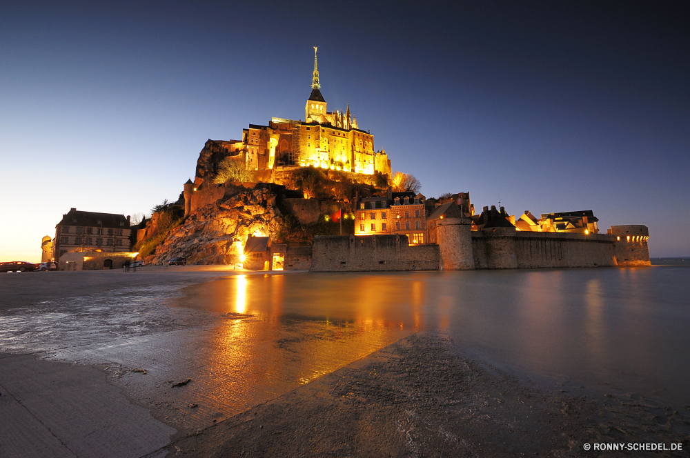 Bretagne Palast Fluss Architektur Stadt Gebäude Brücke Wahrzeichen Turm Schloss Reisen Tourismus berühmte Stadt Struktur Wasser Nacht Kirche Himmel Tempel alt Residenz Geschichte Hauptstadt Tourist Urban Haus Stadtansicht Kathedrale Brunnen Kultur Gebäude Reflexion Befestigung Stein historischen Religion Kuppel historische Platz landschaftlich Denkmal Szene Defensive Struktur Landschaft Wohnung Attraktion England Antike Parlament 'Nabend Boot Lichter Licht See Sonnenuntergang St. aussenansicht Schiff Festung Ziel Bau Straße traditionelle St mittelalterliche Skyline Tag Platz Orthodoxe Königreich groß Urlaub Panorama beleuchtete Mauer Kanal Kloster Sommer Urlaub Szenerie Herbst Regierung Häuser Reiseziele Winter Dämmerung Vereinigte Wolken Backstein Gold nationalen Meer palace river architecture city building bridge landmark tower castle travel tourism famous town structure water night church sky temple old residence history capital tourist urban house cityscape cathedral fountain culture buildings reflection fortification stone historic religion dome historical place scenic monument scene defensive structure landscape dwelling attraction england ancient parliament evening boat lights light lake sunset saint exterior ship fortress destination construction street traditional st medieval skyline day square orthodox kingdom great holiday panorama illuminated wall canal monastery summer vacation scenery autumn government houses destinations winter dusk united clouds brick gold national sea