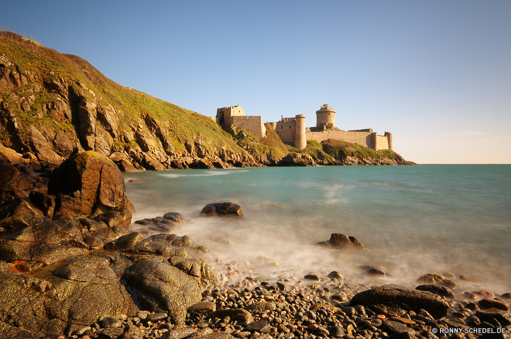 Bretagne Strand Sand Ozean Meer Wasser Küste Landschaft Fels Himmel Reisen Ufer Urlaub Küste Insel Felsen Vorgebirge Wellen Bucht Sommer geologische formation natürliche Höhe Sonne Klippe Welle sonnig seelandschaft am Meer Tourismus landschaftlich Wolken Boden Stein Paradies Tropischer felsigen Urlaub Entspannen Sie sich Berg im freien Szene Küstenlinie Sonnenuntergang Erde Kap Küste Pazifik Szenerie Türkis natürliche Surf Horizont klar im freien Berge Körper des Wassers Tourist Süden Hügel Schiff idyllische bewölkt Ziel Klippen Gezeiten Sonnenlicht Meeresküste Reflexion Tag Sonnenaufgang warm friedliche Ruhe Frieden Wetter Umgebung Erholung Resort Sturm Wolke Panorama Leuchtfeuer ruhige Licht Frühling Schiff Baum niemand Struktur Landschaften Wind Park See entspannende Wahrzeichen beach sand ocean sea water coast landscape rock sky travel shore vacation coastline island rocks promontory waves bay summer geological formation natural elevation sun cliff wave sunny seascape seaside tourism scenic clouds soil stone paradise tropical rocky holiday relax mountain outdoor scene shoreline sunset earth cape coastal pacific scenery turquoise natural surf horizon clear outdoors mountains body of water tourist south hill ship idyllic cloudy destination cliffs tide sunlight seashore reflection day sunrise warm peaceful calm peace weather environment recreation resort storm cloud panorama beacon tranquil light spring vessel tree nobody structure scenics wind park lake relaxing landmark