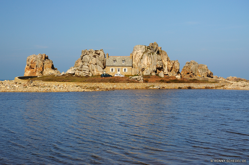 Bretagne Meer Ozean Wasser Festung Himmel Architektur Insel Reisen Küste Stadt Tourismus Wahrzeichen Landschaft Gebäude Strand Boot Fluss Becken Ufer Sand Bucht Schiff Schloss geologische formation Sommer Tourist alt Urlaub natürliche depression Hafen Stadtansicht Geschichte Fels Wolken Struktur Küste Tempel Befestigung berühmte Kirche Urlaub Haus Wolke Körper des Wassers Turm Stadt historischen Anlegestelle Stein Gebäude Wellenbrecher Küstenlinie Urban Szene Welle Berg landschaftlich seelandschaft Skyline Antike historische Urlaub sonnig Wellen Brücke am Wasser Sonne Boden Tag Schiff Barrier im freien Statue im freien Farbe Meeresküste Hafen Angeln Hauptstadt Reise Baum Resort Klippe Licht Leuchtturm Boote Panorama England Erde Reise Ziel Denkmal See Reflexion ruhige Szenerie Sonnenuntergang sea ocean water fortress sky architecture island travel coast city tourism landmark landscape building beach boat river basin shore sand bay ship castle geological formation summer tourist old vacation natural depression harbor cityscape history rock clouds structure coastline temple fortification famous church holiday house cloud body of water tower town historic pier stone buildings breakwater shoreline urban scene wave mountain scenic seascape skyline ancient historical vacations sunny waves bridge waterfront sun soil day vessel barrier outdoor statue outdoors color seashore port fishing capital journey tree resort cliff light lighthouse boats panorama england earth trip destination monument lake reflection tranquil scenery sunset