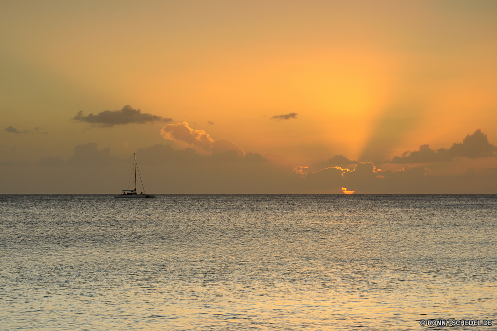 Bayahibe Playa Dominicus Sonne Sonnenuntergang Ozean Meer Sterne Strand Wasser Himmelskörper Himmel Küste Landschaft Sonnenaufgang Reisen Dämmerung 'Nabend Küstenlinie Wolken Küste Insel Sommer Orange Kontur Reflexion Horizont Ufer Boot Urlaub Wolke Sand Morgenröte am See Golden Bucht friedliche Tropischer Wellen Ruhe Körper des Wassers Nacht am Meer Welle am Morgen Licht Paradies dunkel landschaftlich Szene Dämmerung See Urlaub Sonnenlicht Farbe Baum ruhige Fluss gelb Tourismus im freien Berg Wetter Angeln bunte romantische idyllische sonnig Sonnenschein Entspannen Sie sich natürliche Tourist im freien Szenerie Bäume Fels Schiff gelassene Entspannung Gold Felsen Resort Ziel entspannende Becken am Wasser Atmosphäre klar Saison Segeln Pazifik seelandschaft Himmel Urlaub Stadt Fisch Frieden hell sun sunset ocean sea star beach water celestial body sky coast landscape sunrise travel dusk evening shoreline clouds coastline island summer orange silhouette reflection horizon shore boat vacation cloud sand dawn lakeside golden bay peaceful tropical waves calm body of water night seaside wave morning light paradise dark scenic scene twilight lake holiday sunlight color tree tranquil river yellow tourism outdoors mountain weather fishing colorful romantic idyllic sunny sunshine relax natural tourist outdoor scenery trees rock ship serene relaxation gold rocks resort destination relaxing basin waterfront atmosphere clear season sailing pacific seascape heaven vacations city fish peace bright